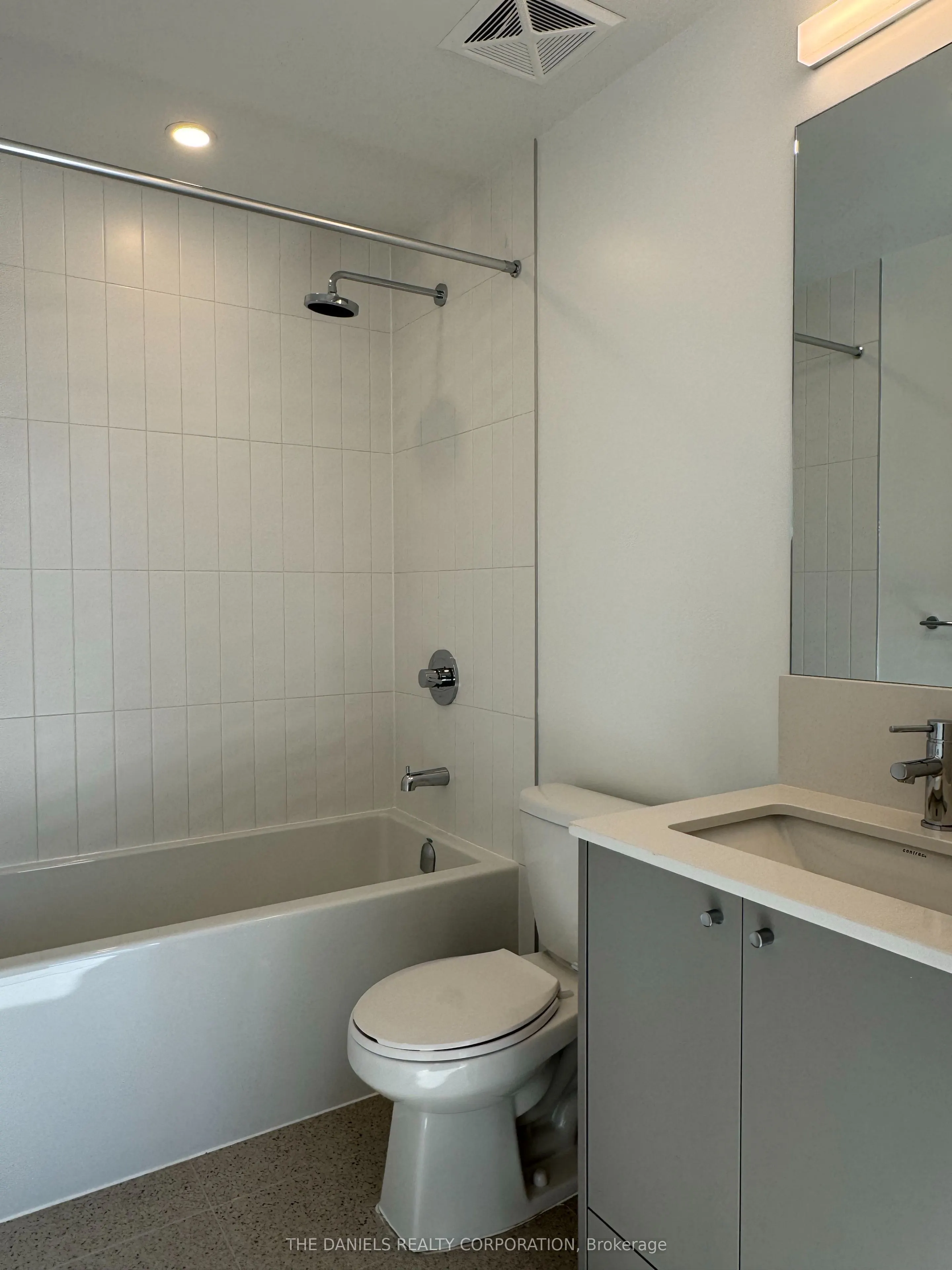 10 Oak Street #217