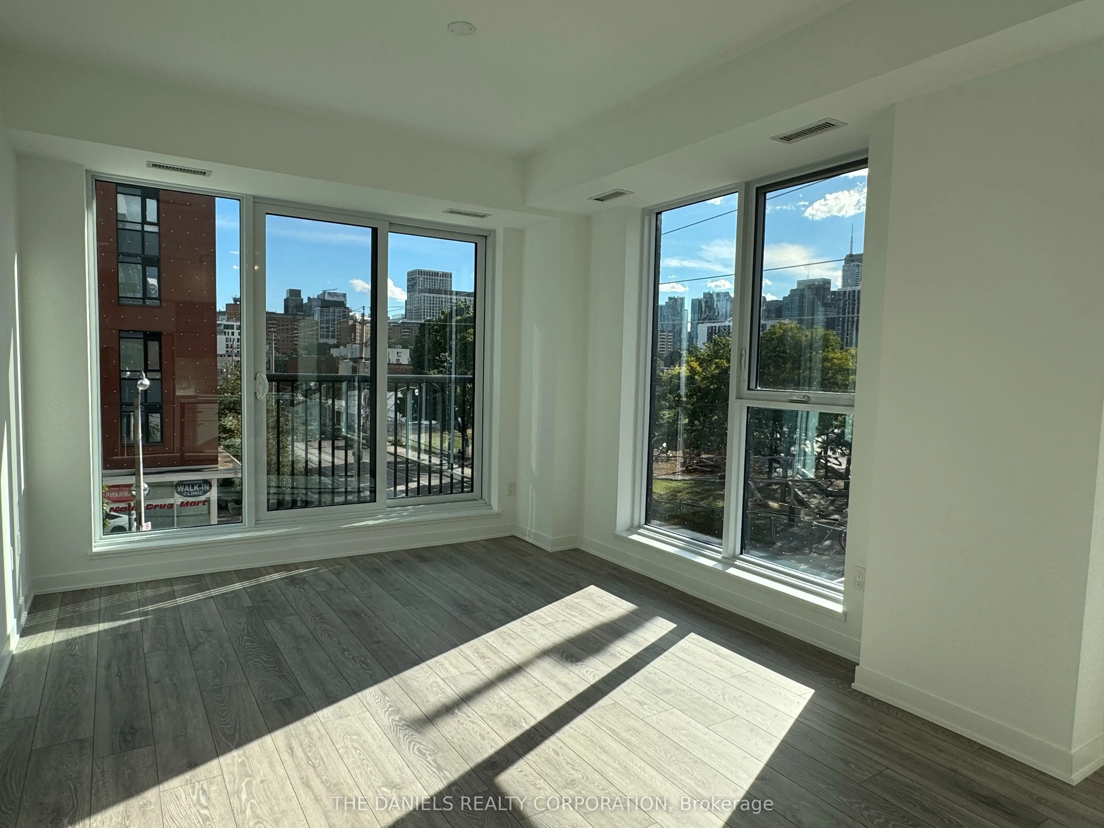 10 Oak Street #217