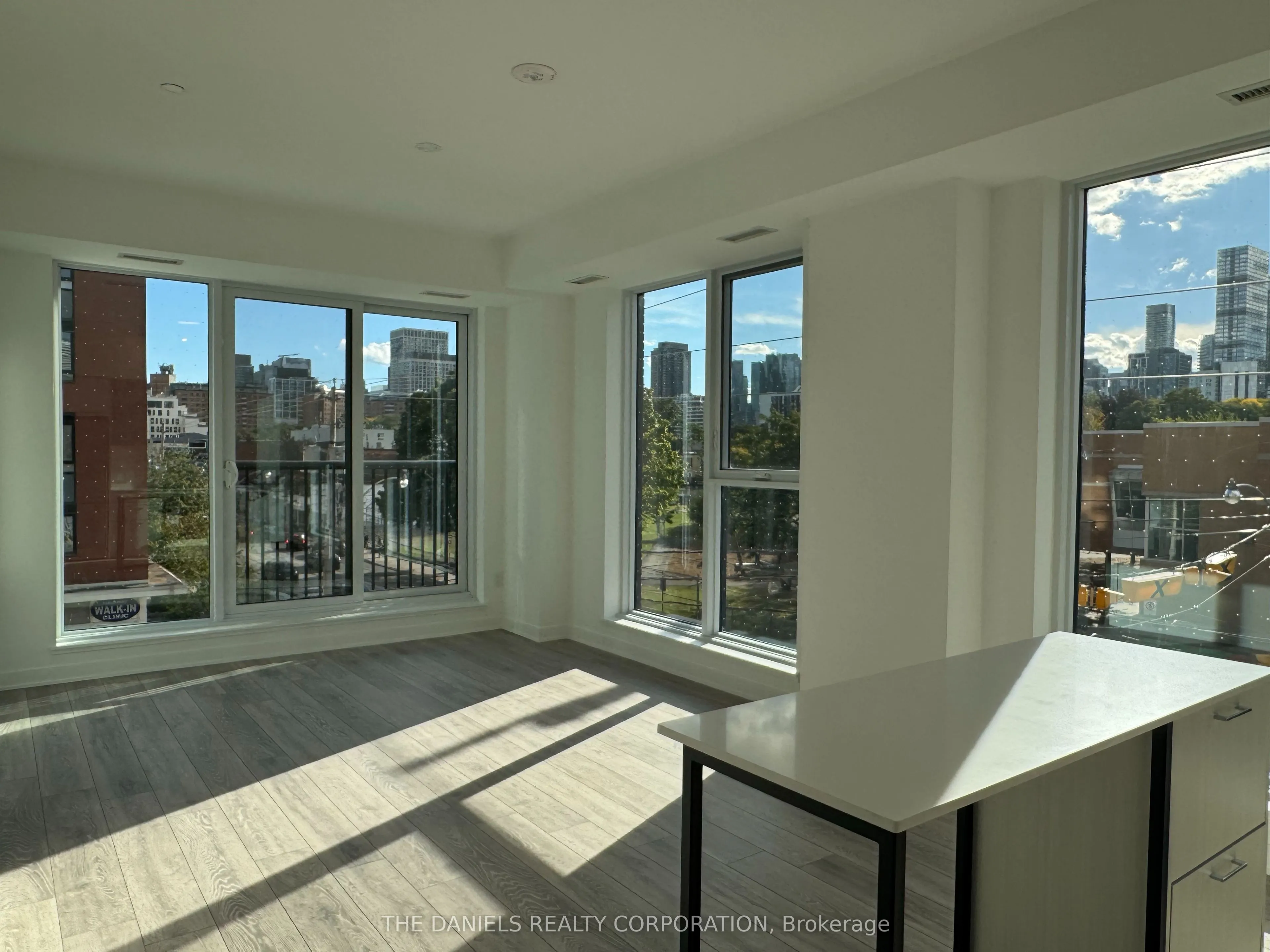 10 Oak Street #217