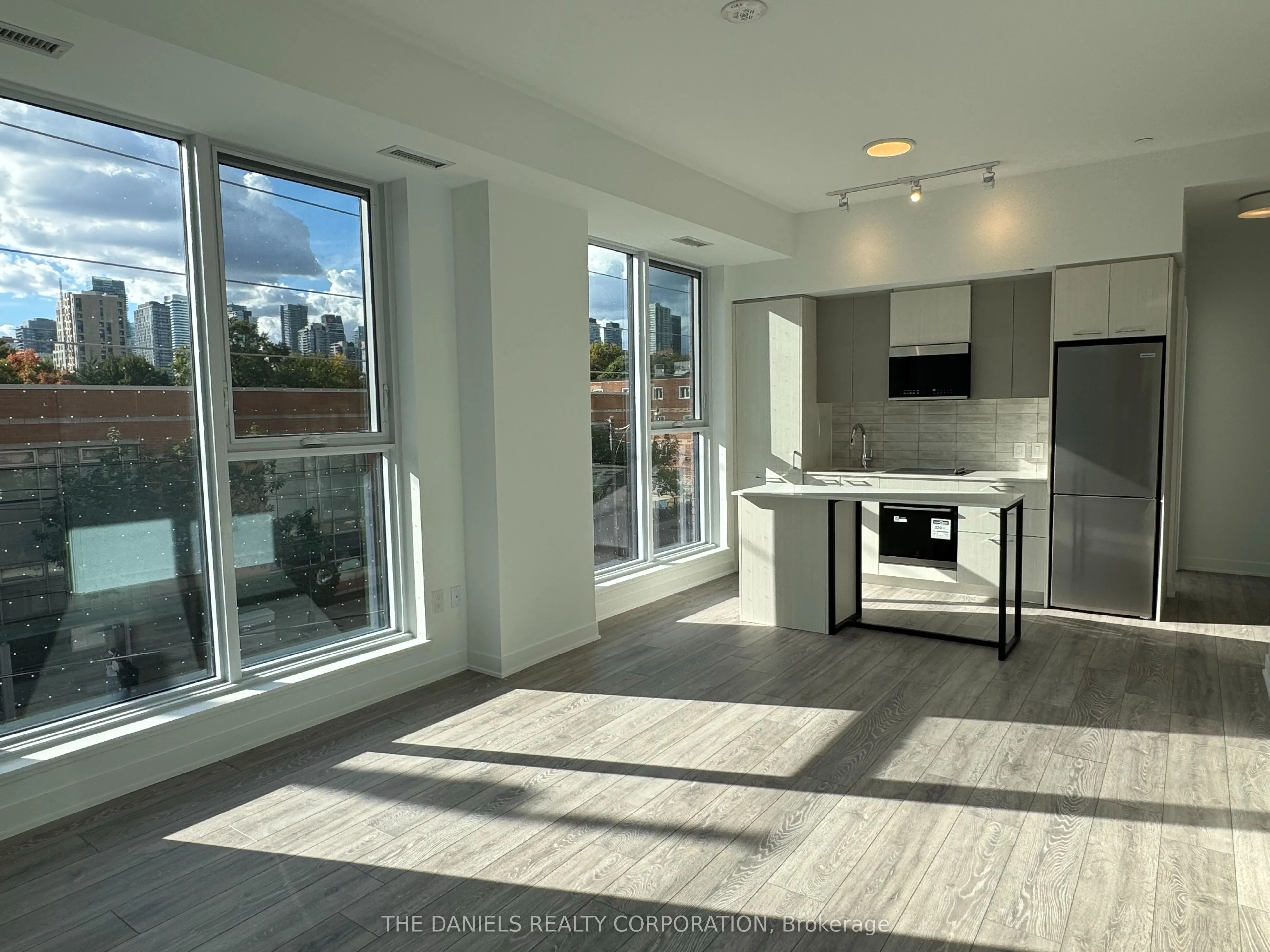 10 Oak Street #217