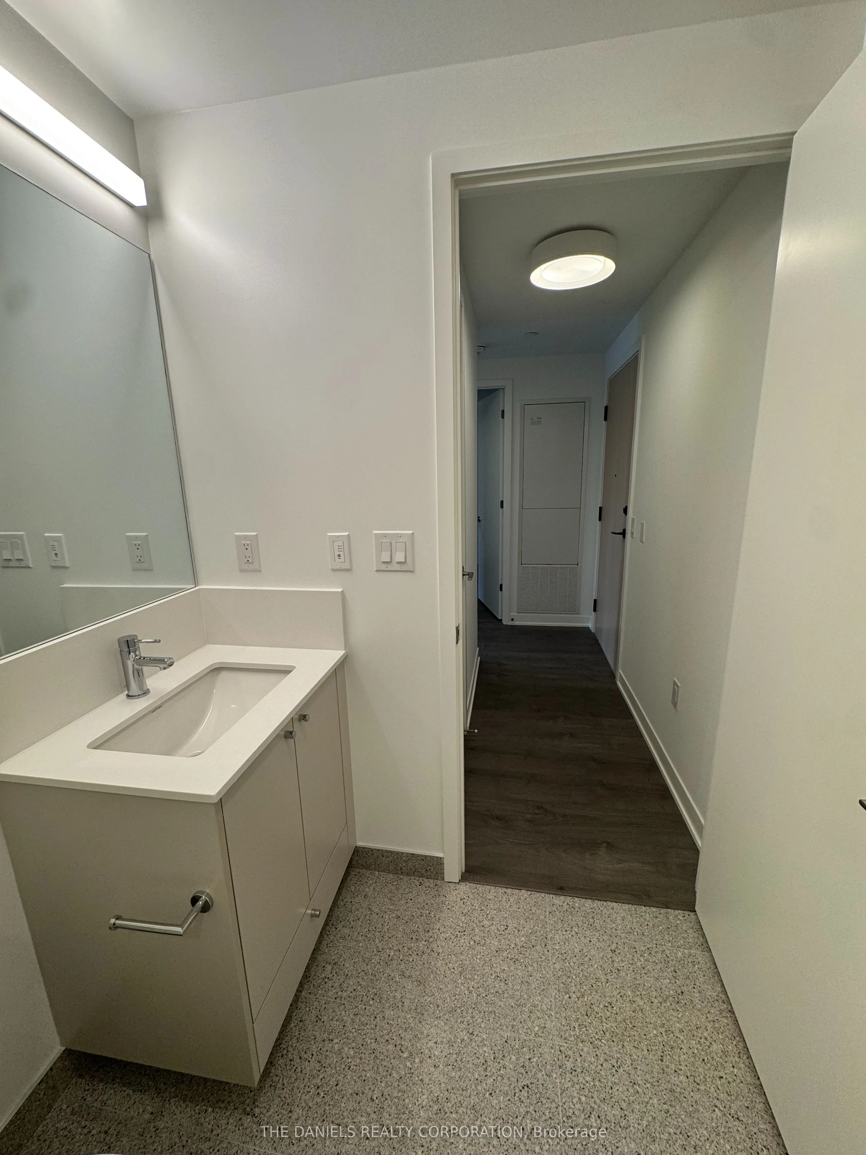 10 Oak Street #401