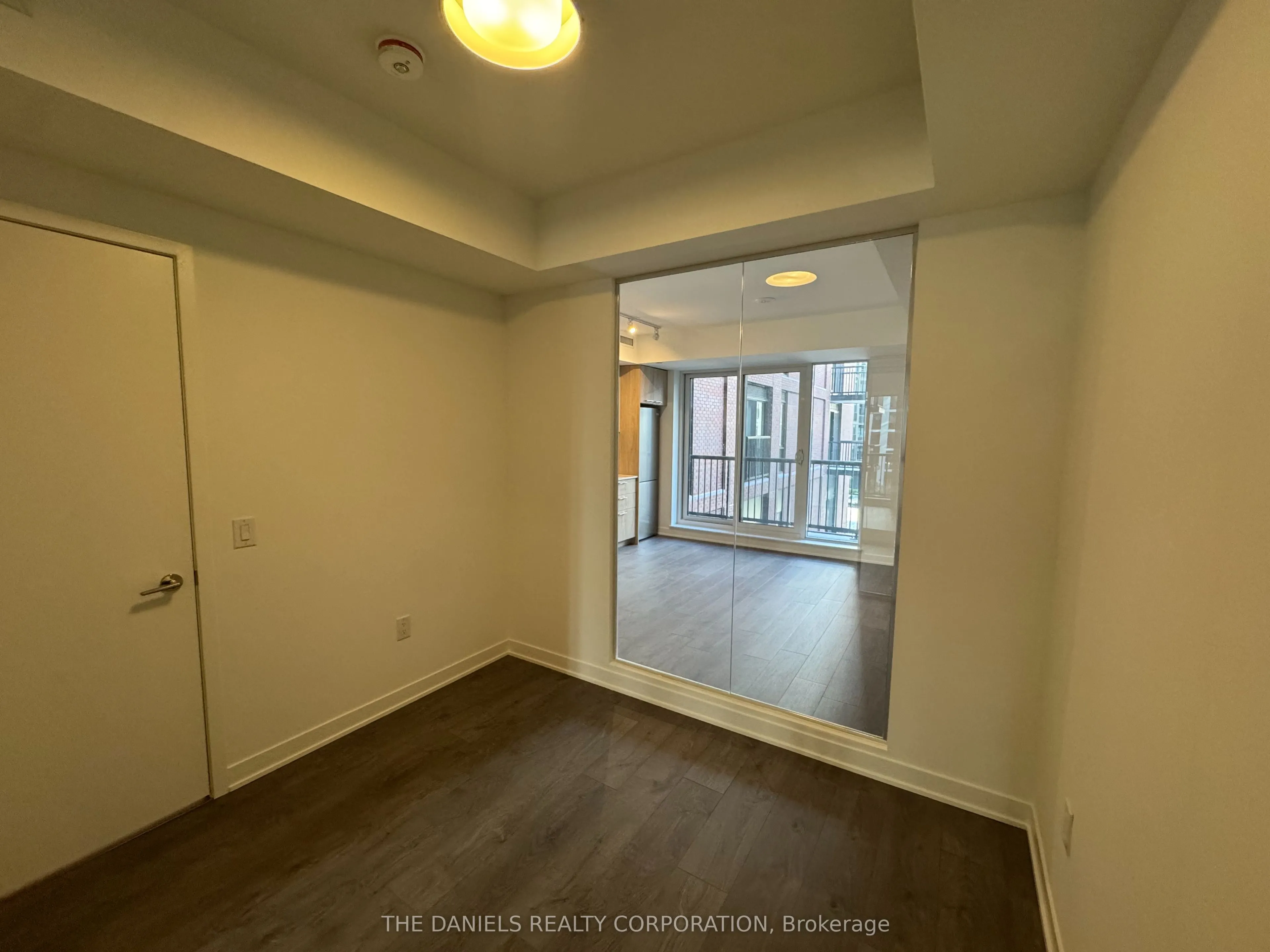 10 Oak Street #401