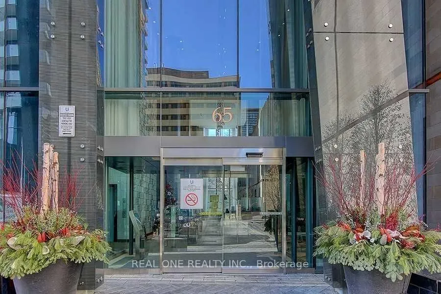 65 St. Mary Street E #4409