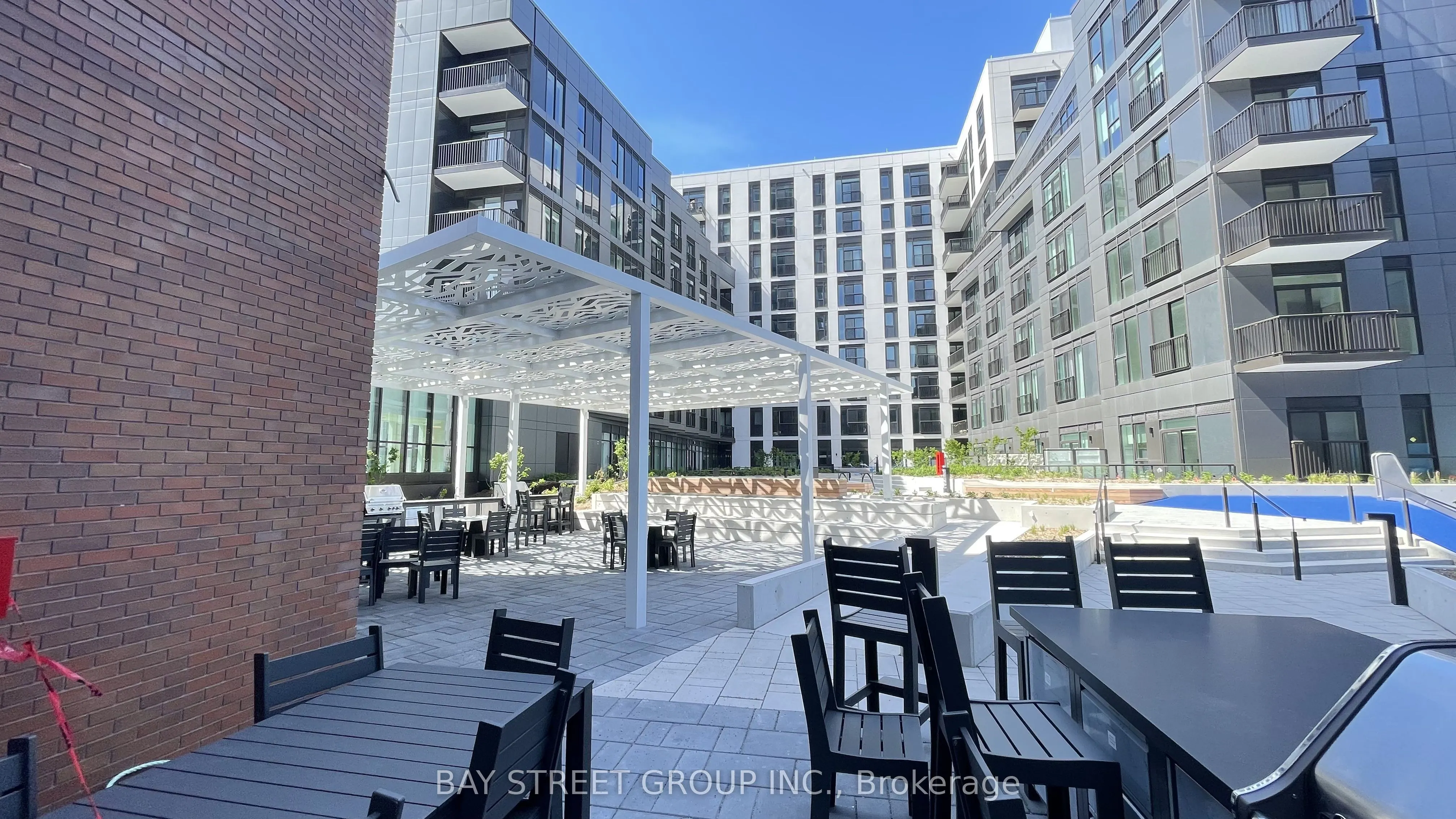 10 Oak Street #1102