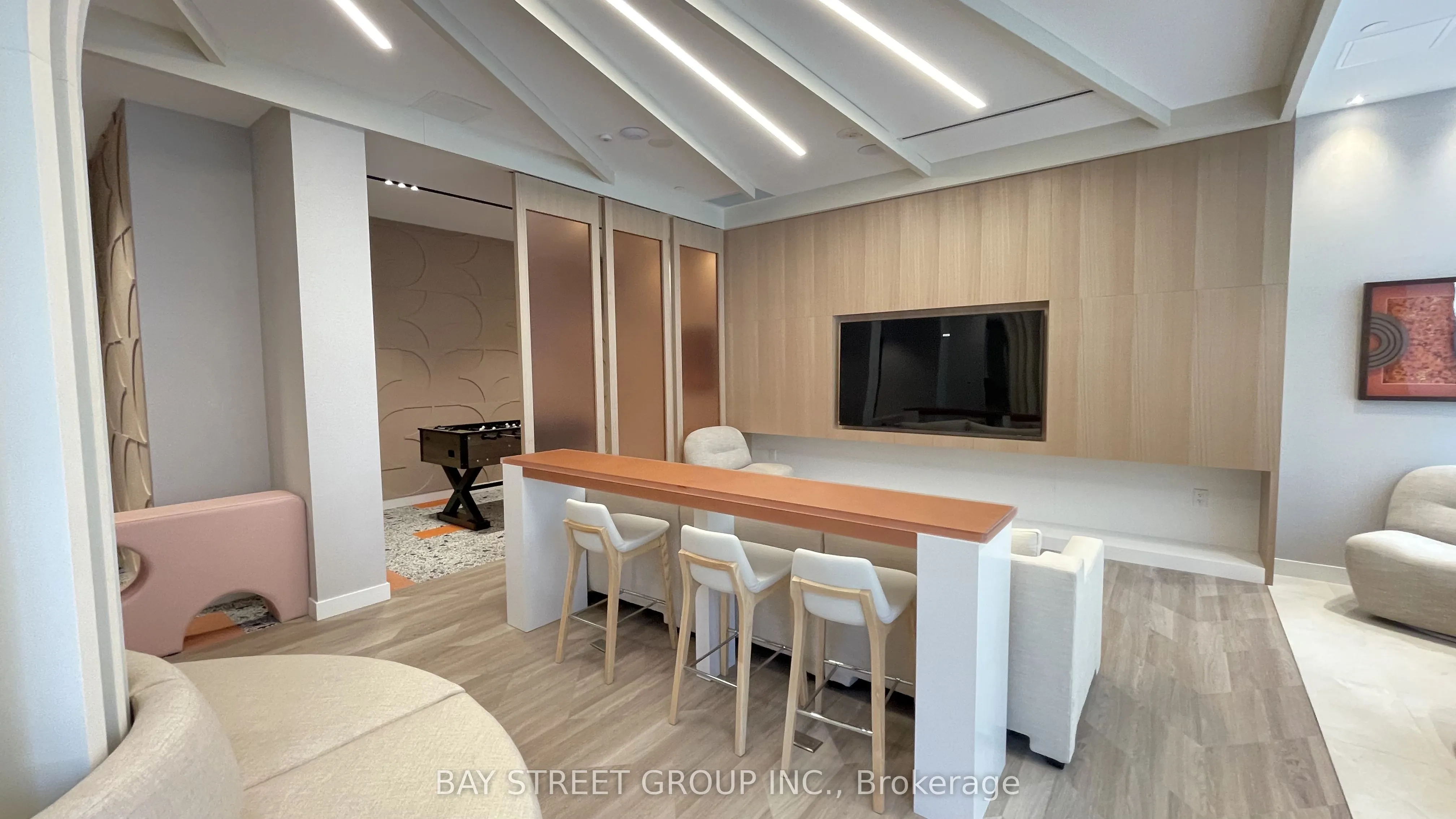 10 Oak Street #1102