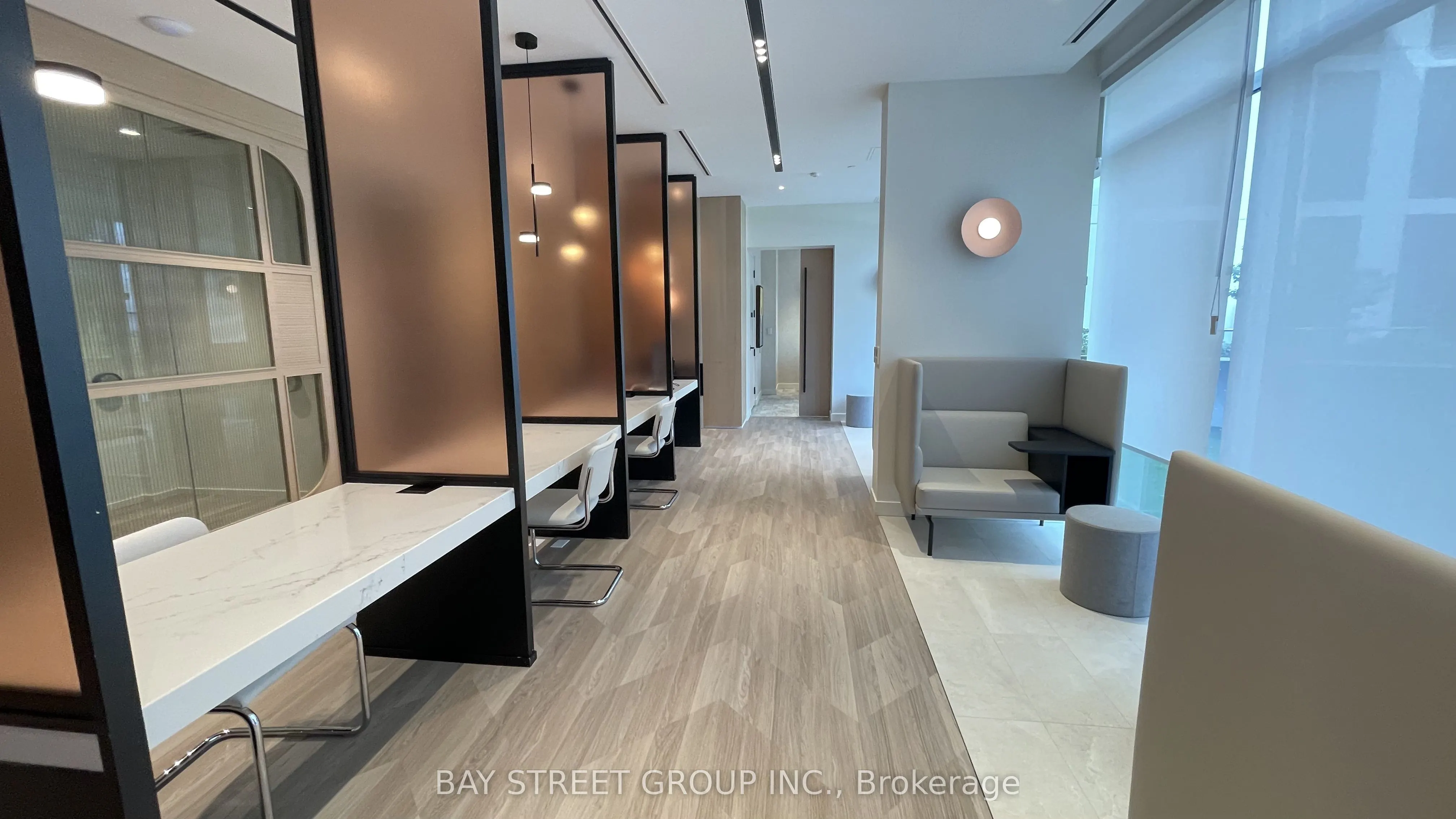 10 Oak Street #1102