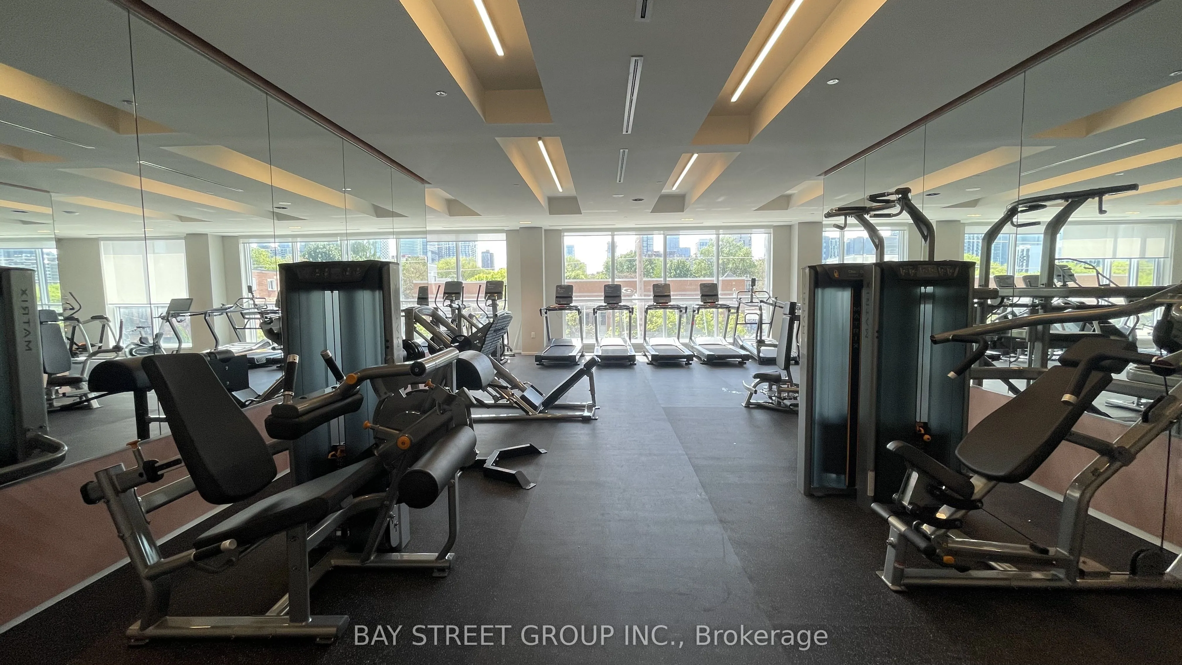 10 Oak Street #1102