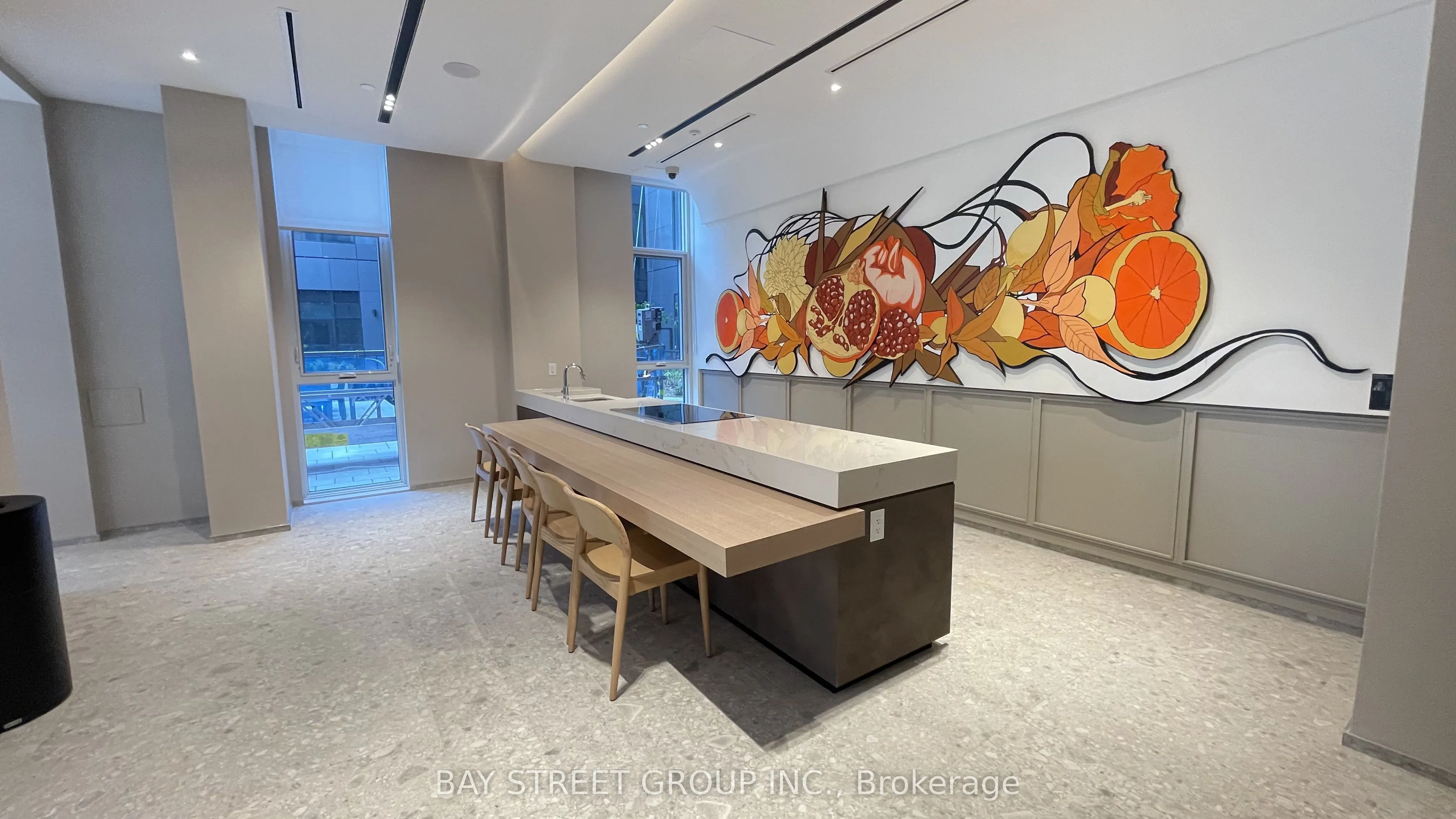 10 Oak Street #1102