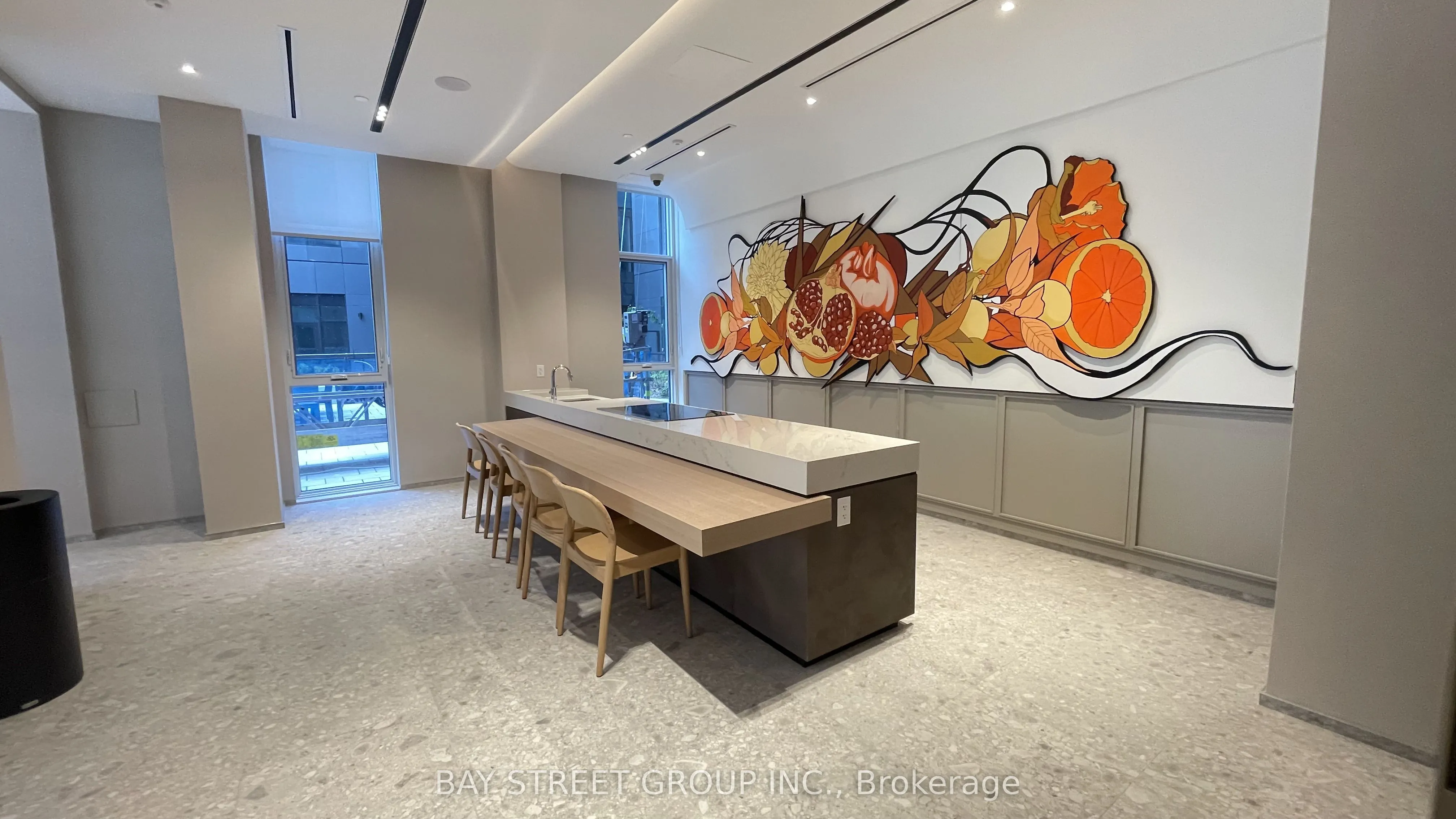 10 Oak Street #1102