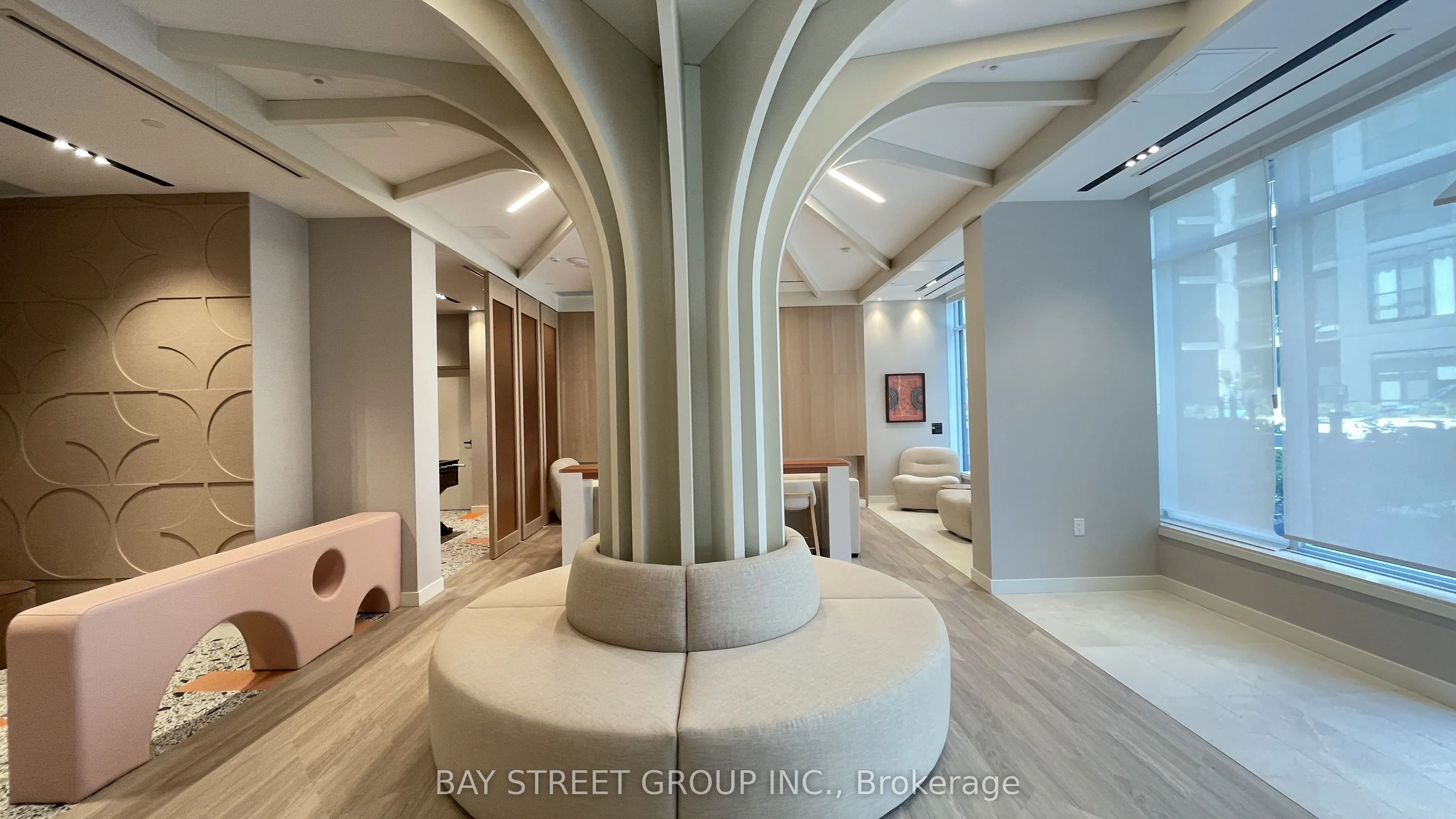 10 Oak Street #1102
