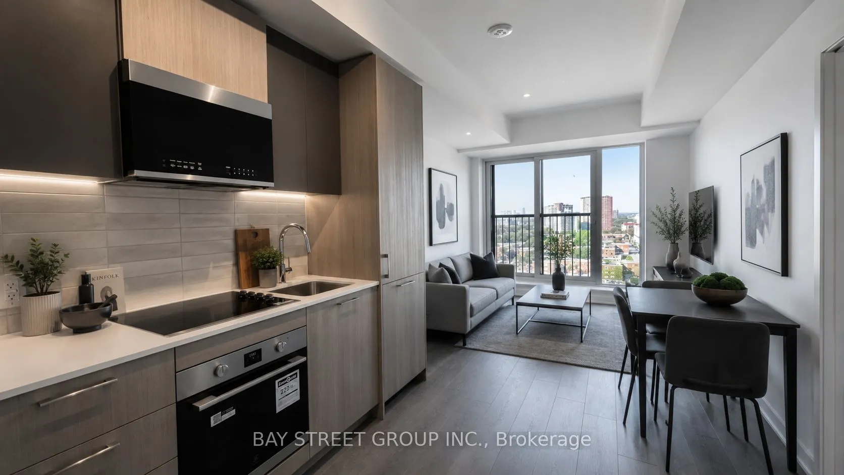 10 Oak Street #1102