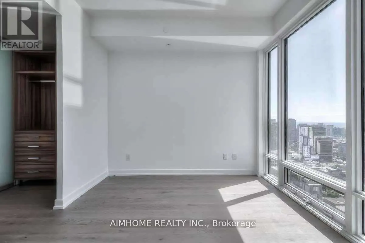 488 University Avenue #2811