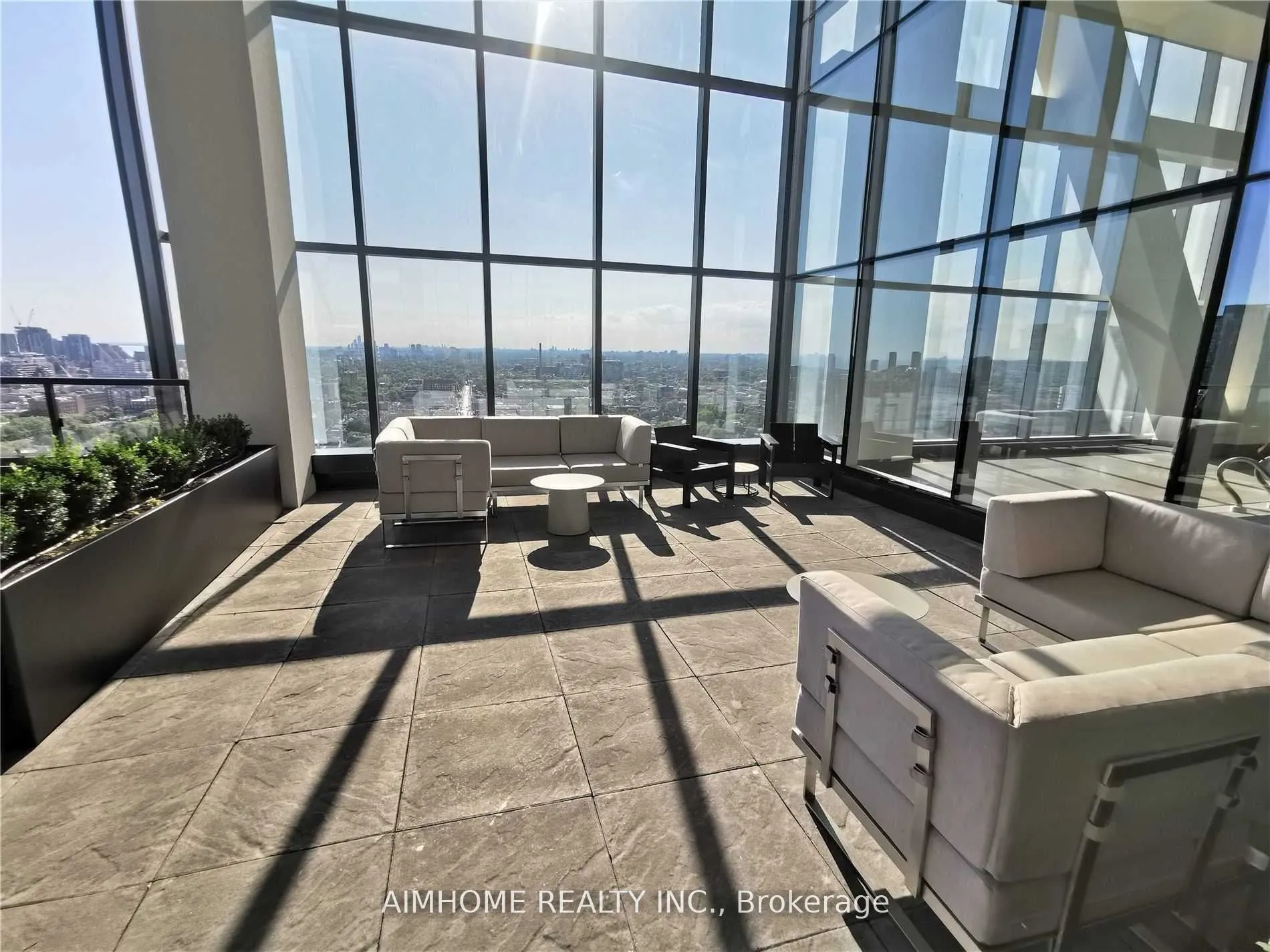 488 University Avenue #2811