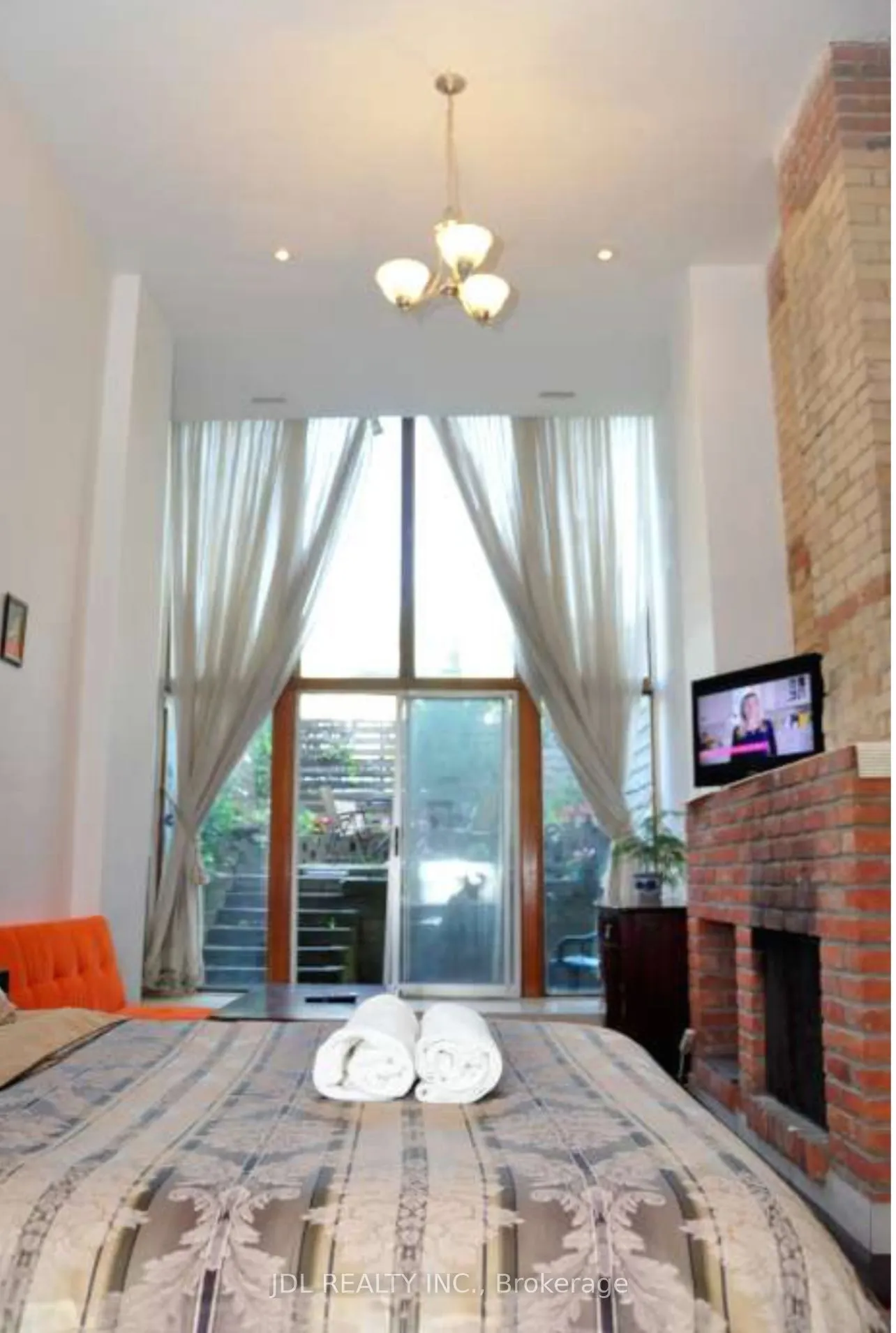 118 Shuter St Street #masterbedroomA main floor
