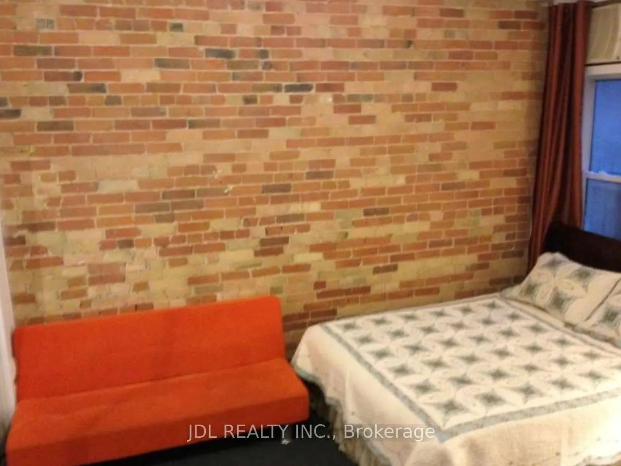 118 Shuter St Street #Masterbedroom A 2nd floor