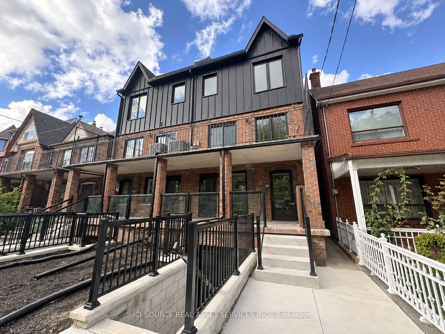 152 Brunswick Avenue #Main Floor
