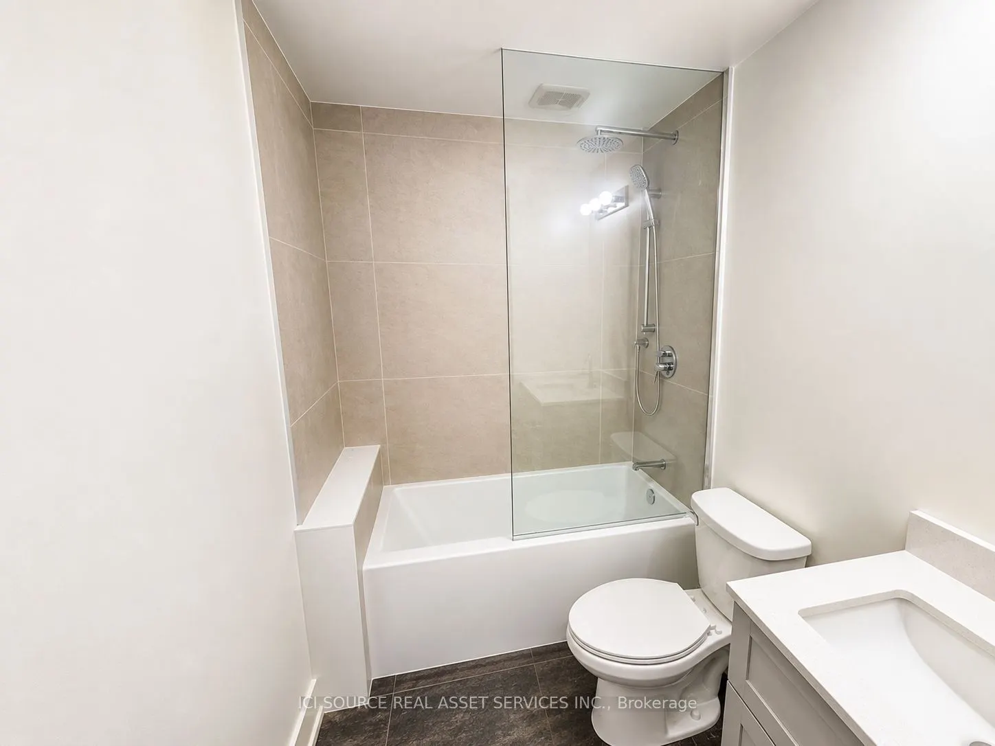 152 Brunswick Avenue #Top Floor