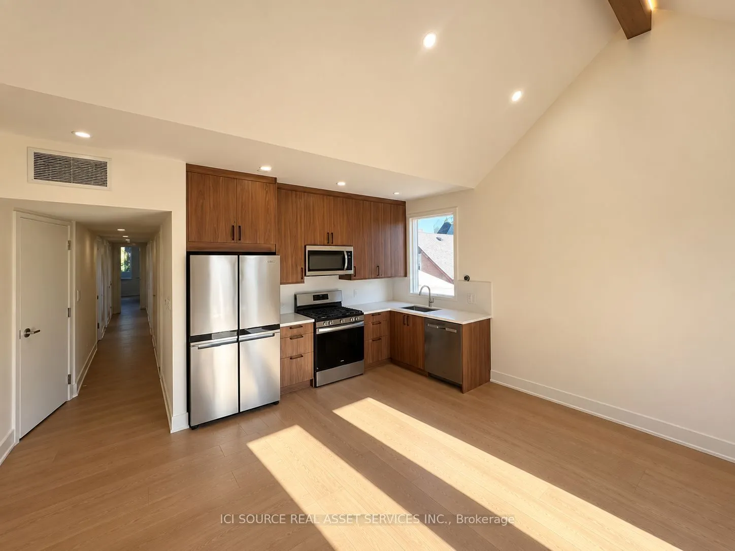 152 Brunswick Avenue #Top Floor