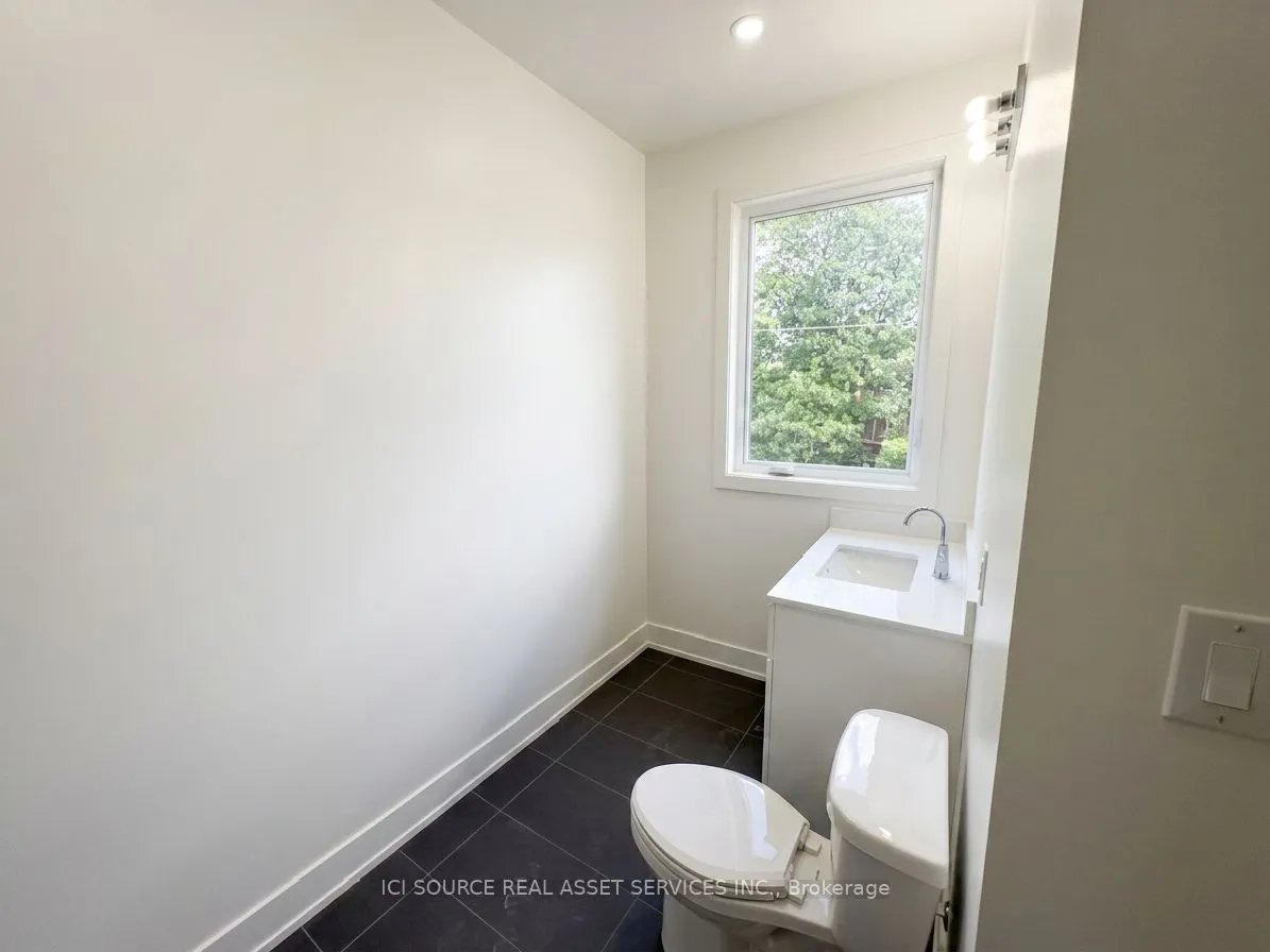 152 Brunswick Avenue #Top Floor