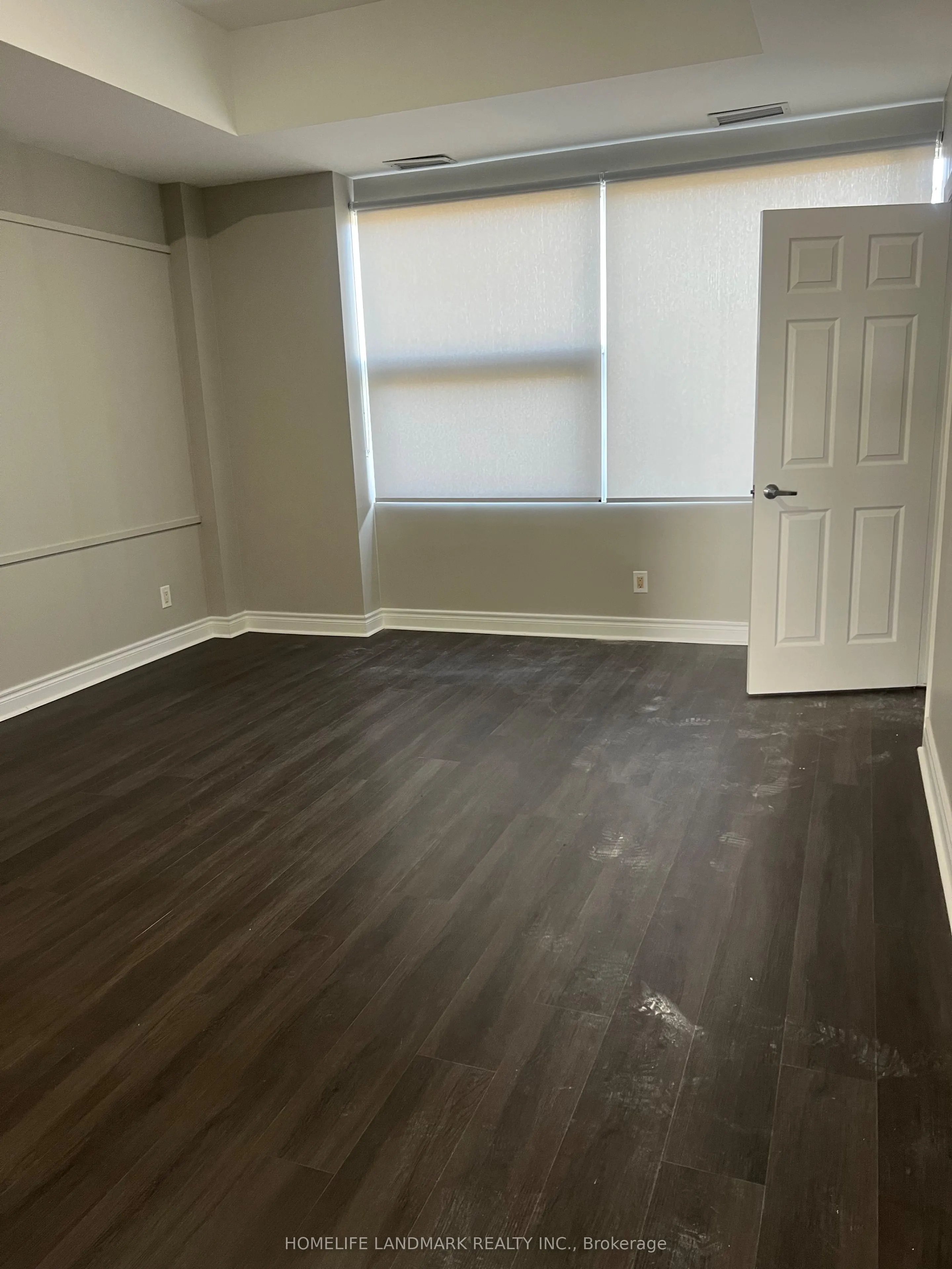 89 FINCH Avenue W #301