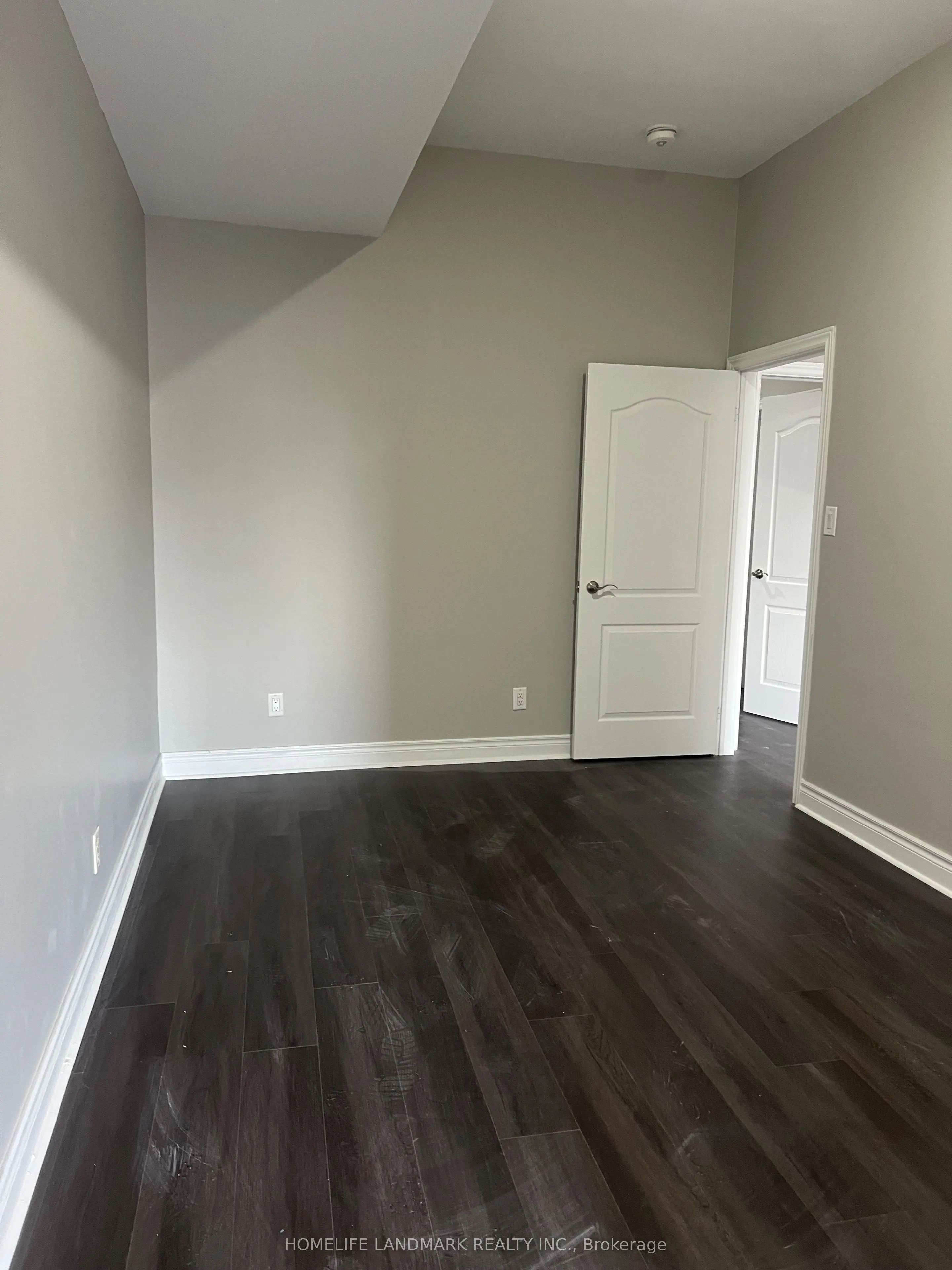 89 FINCH Avenue W #301