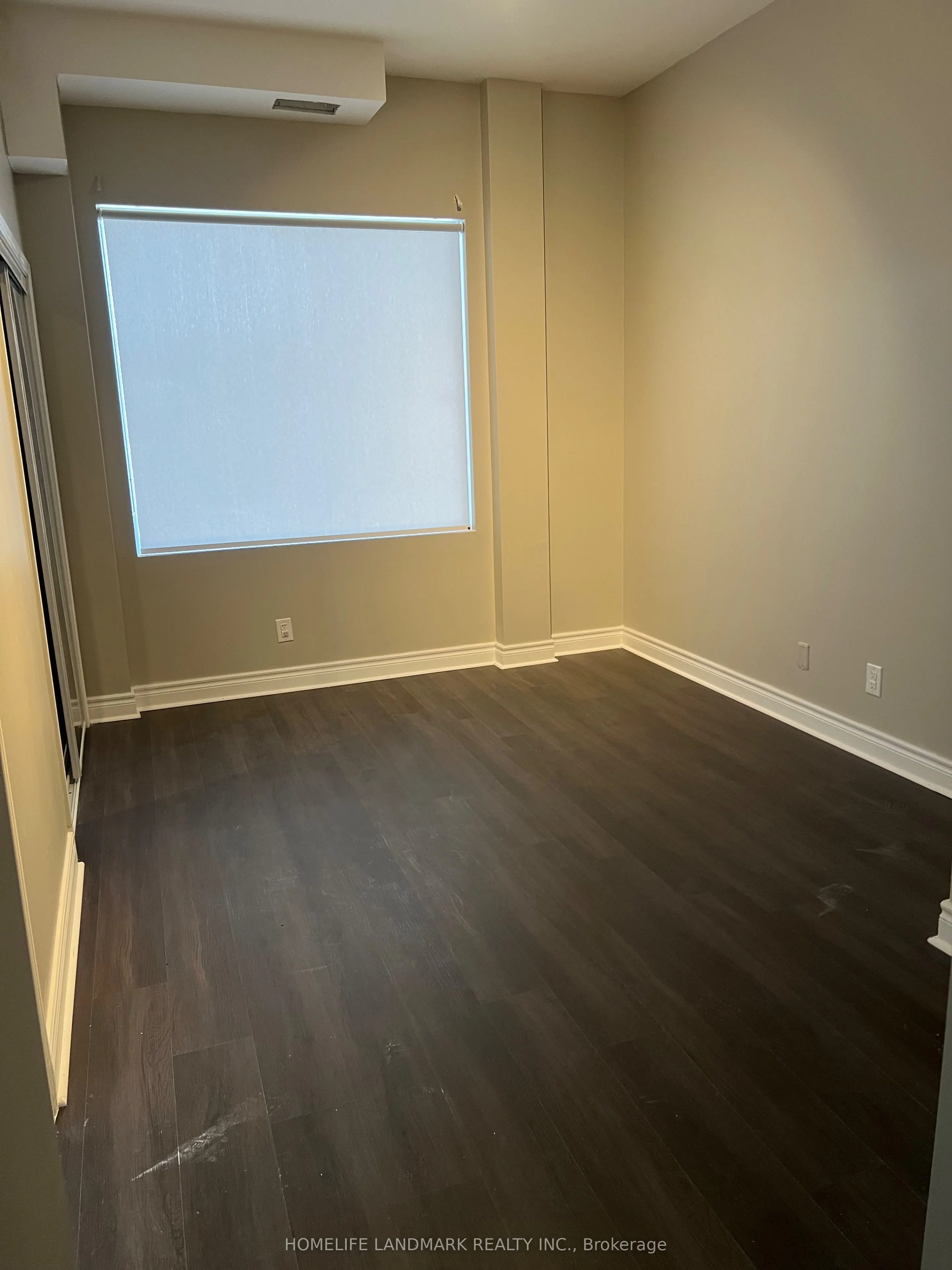 89 FINCH Avenue W #301