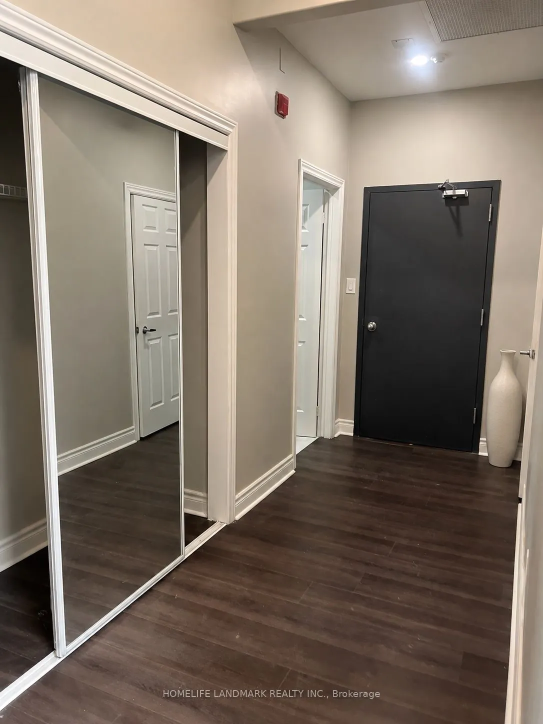 89 FINCH Avenue W #301