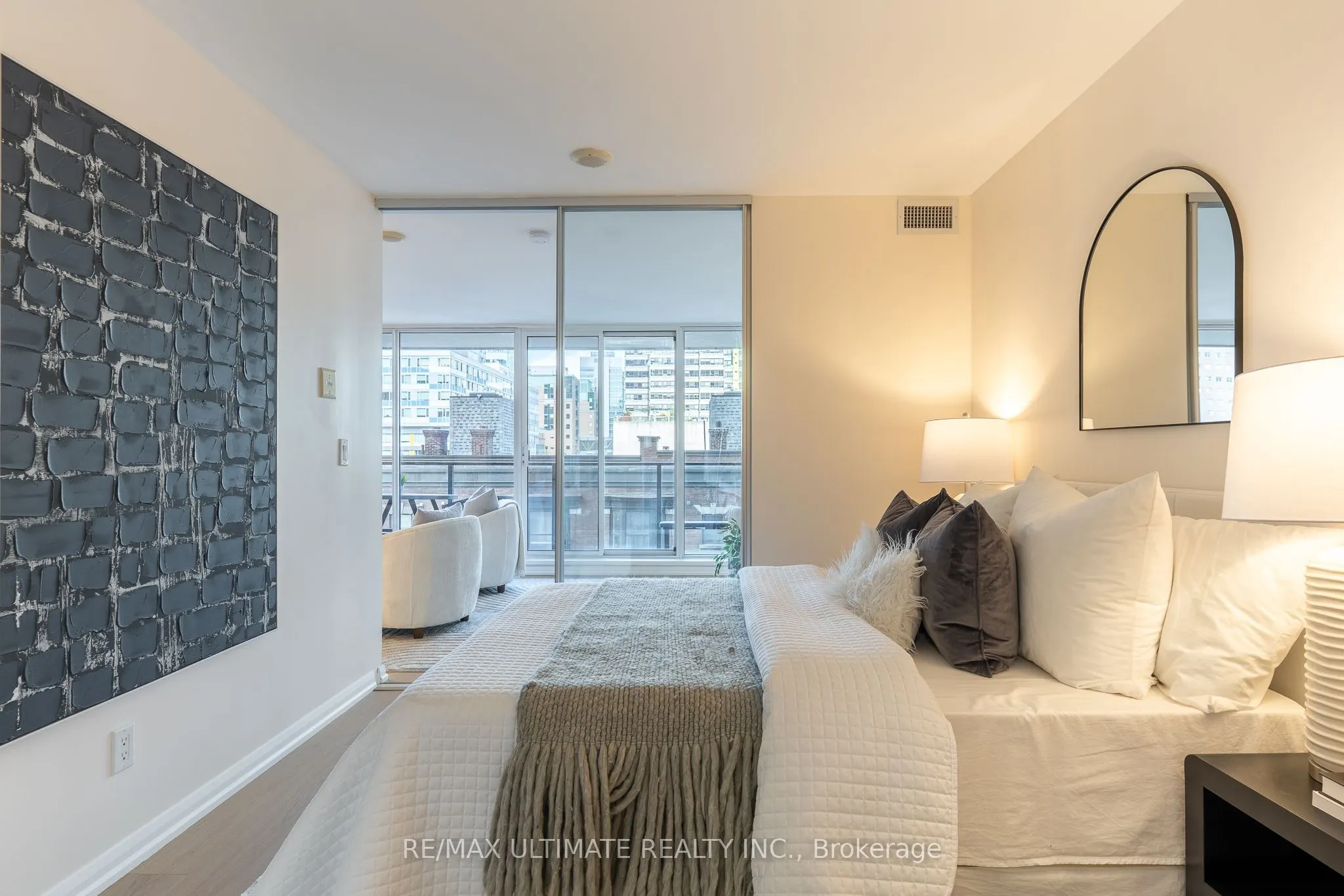 111 Elizabeth Street #627