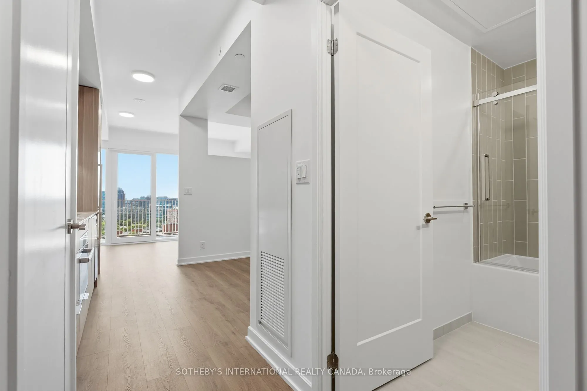 88 Bathurst Street #612