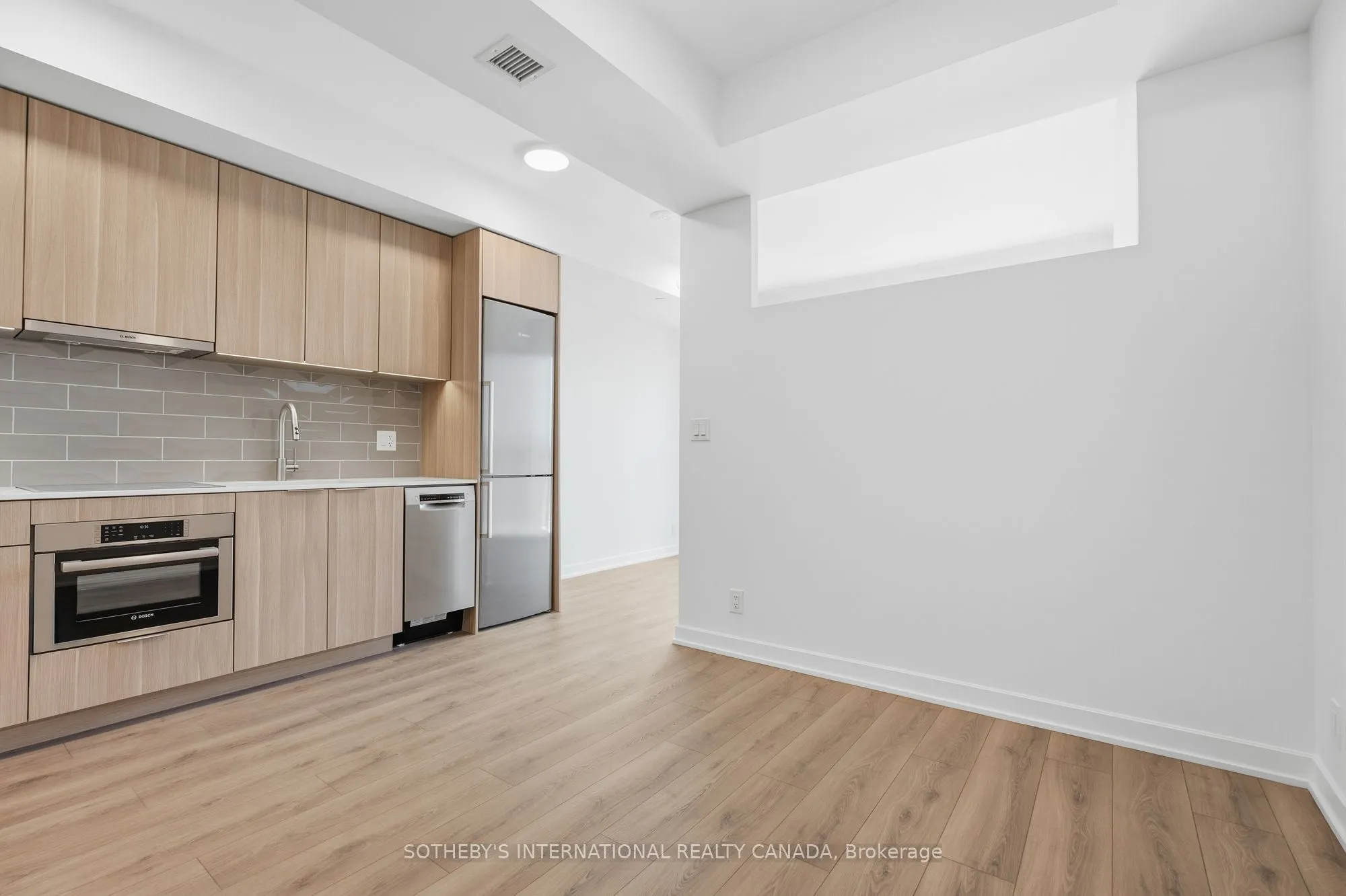 88 Bathurst Street #612