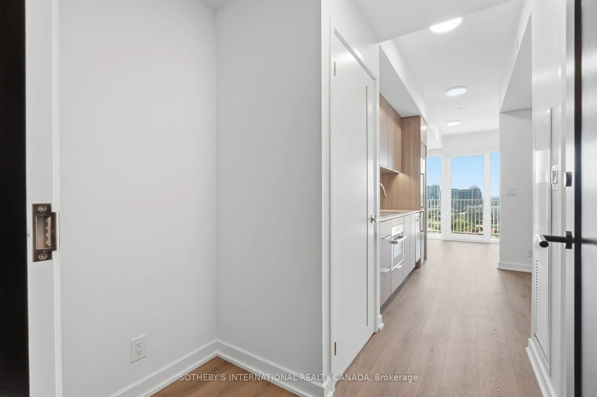 88 Bathurst Street #612