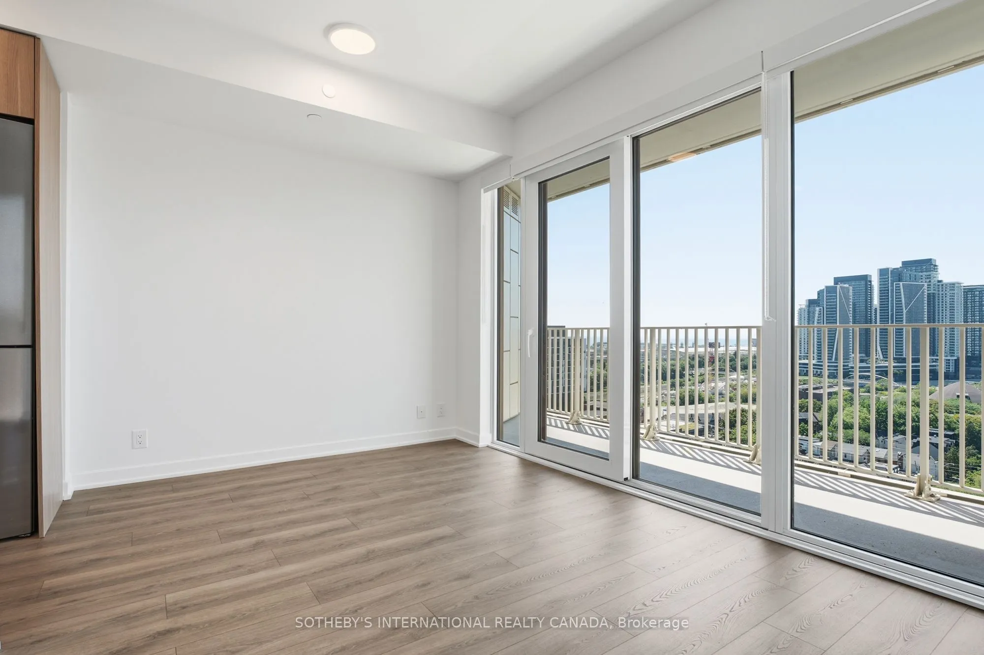 88 Bathurst Street #612
