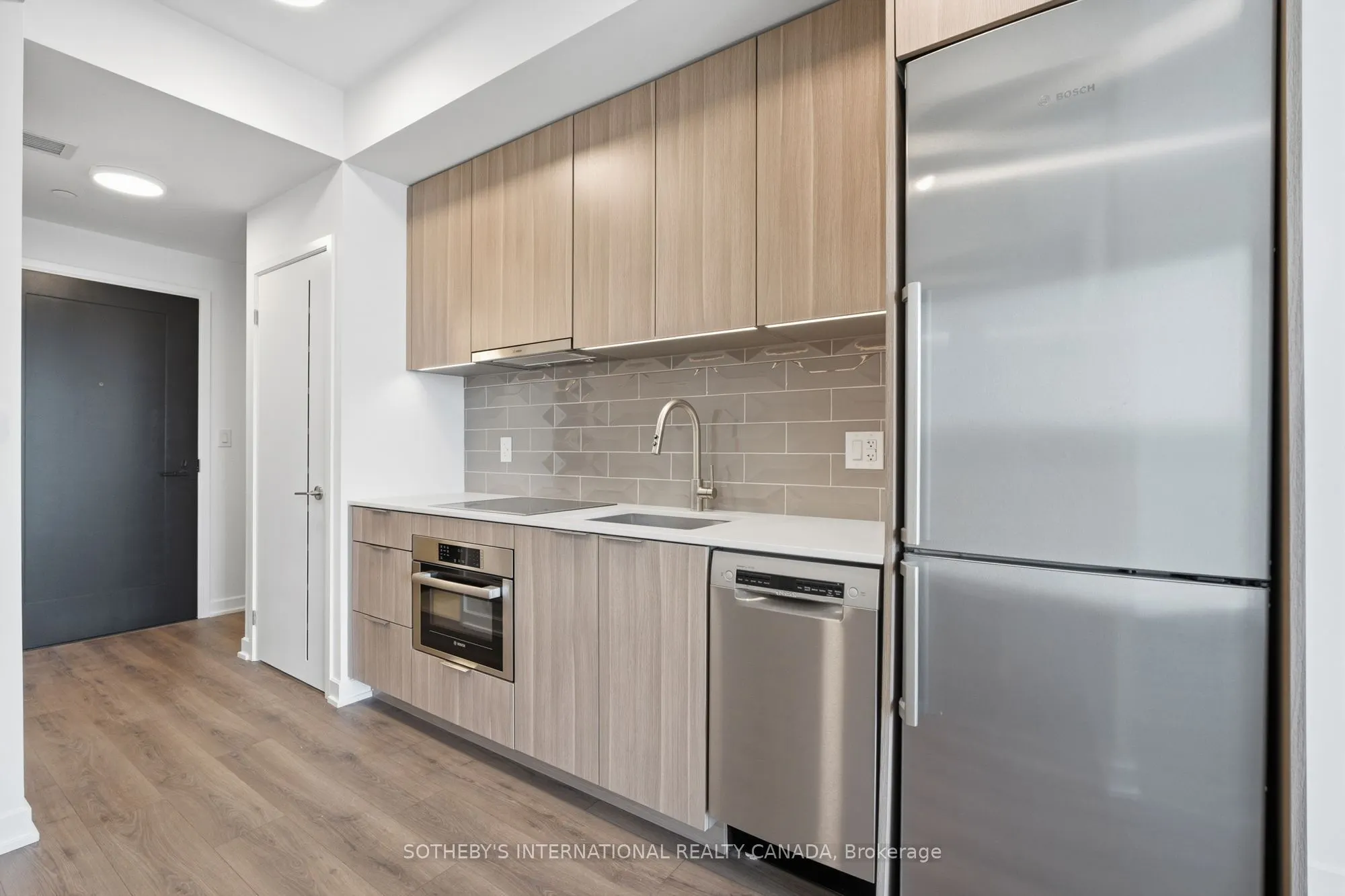 88 Bathurst Street #612