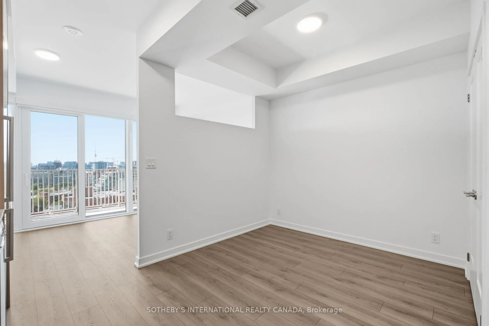88 Bathurst Street #612