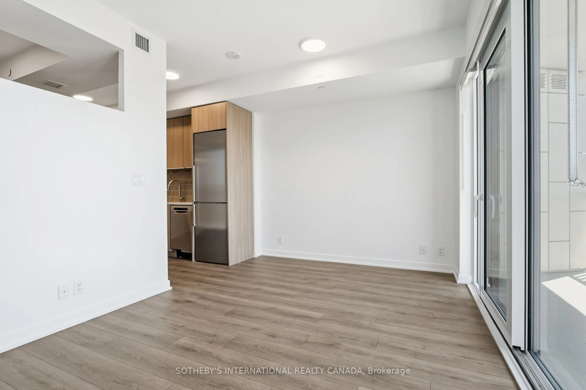 88 Bathurst Street #612