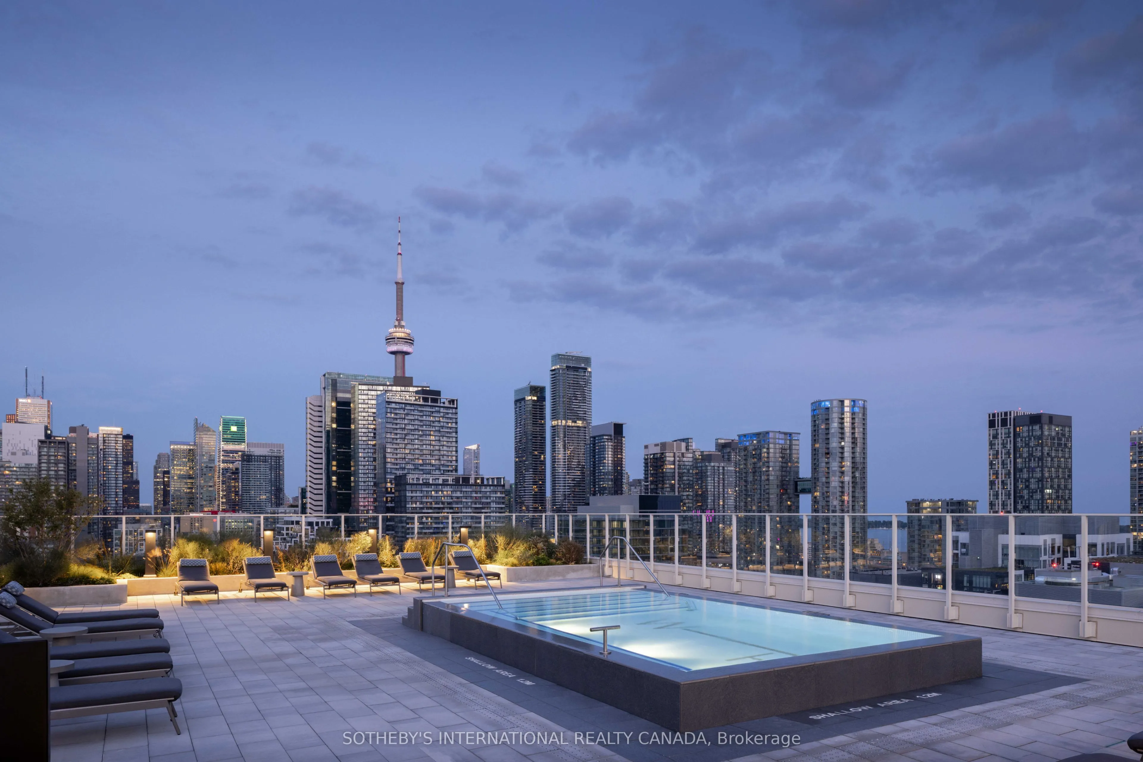 88 Bathurst Street #612