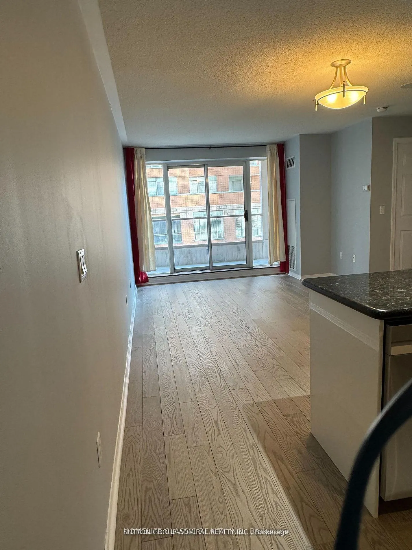 909 Bay Street #905