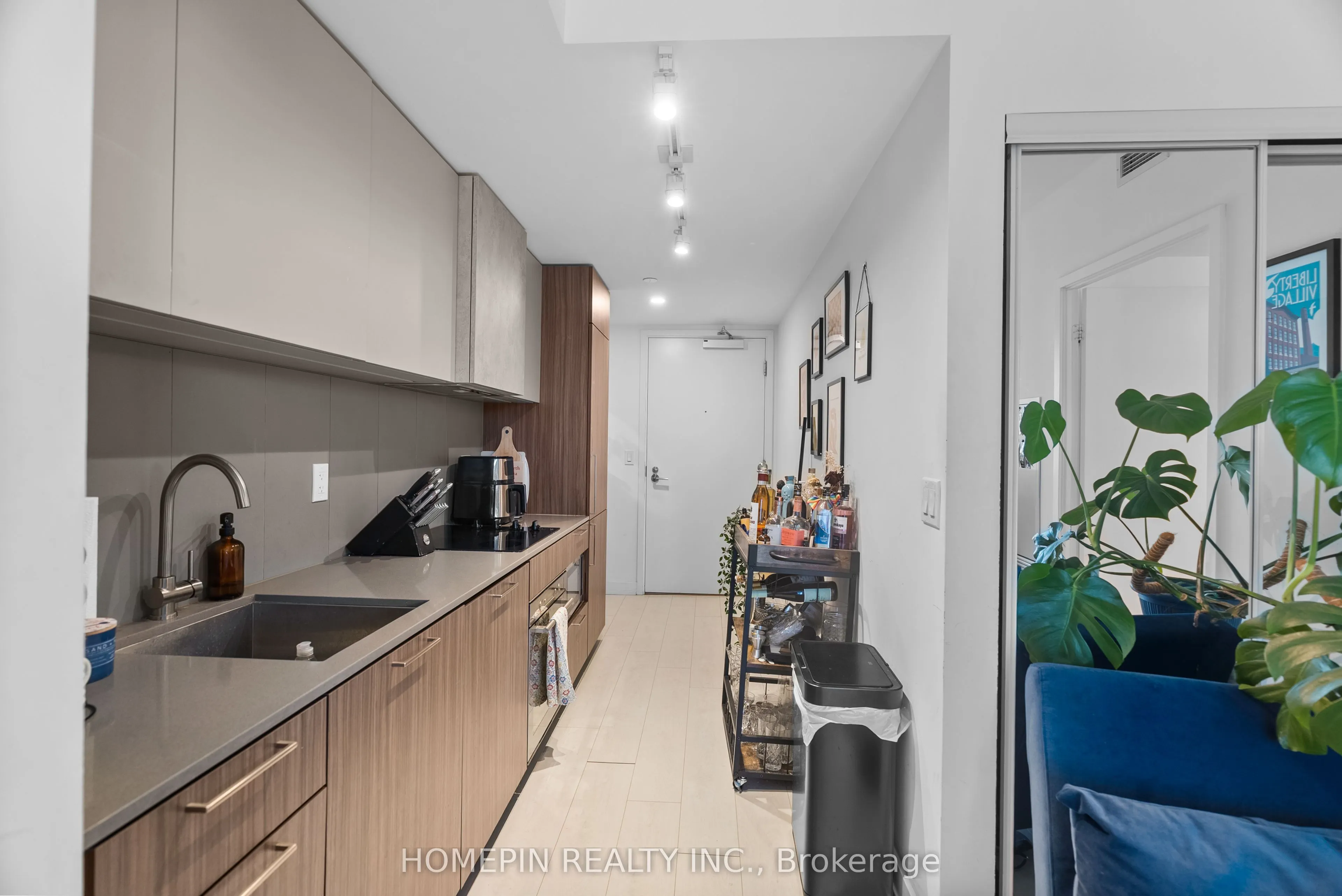 19 Western Battery Road #3001