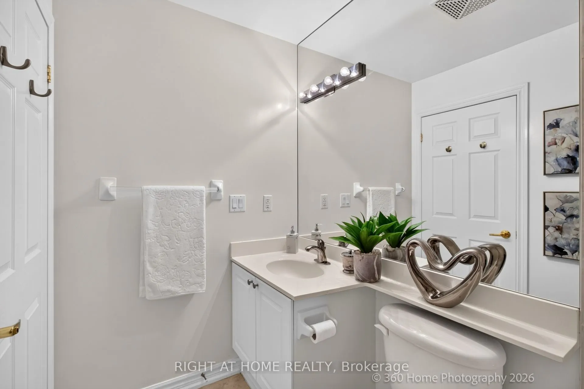 16 Dallimore Circle #PH2