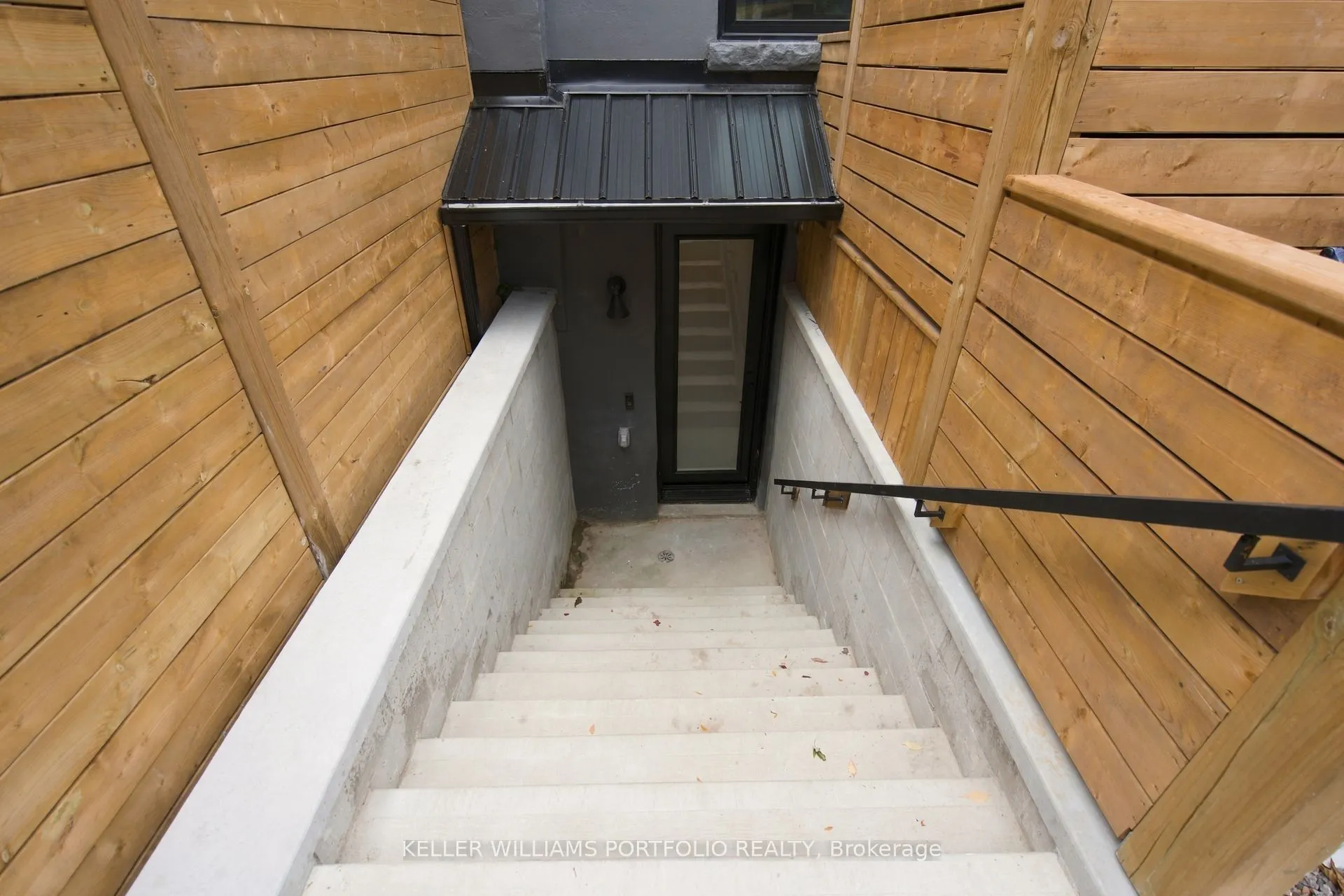 173 Beatrice Street #Lower