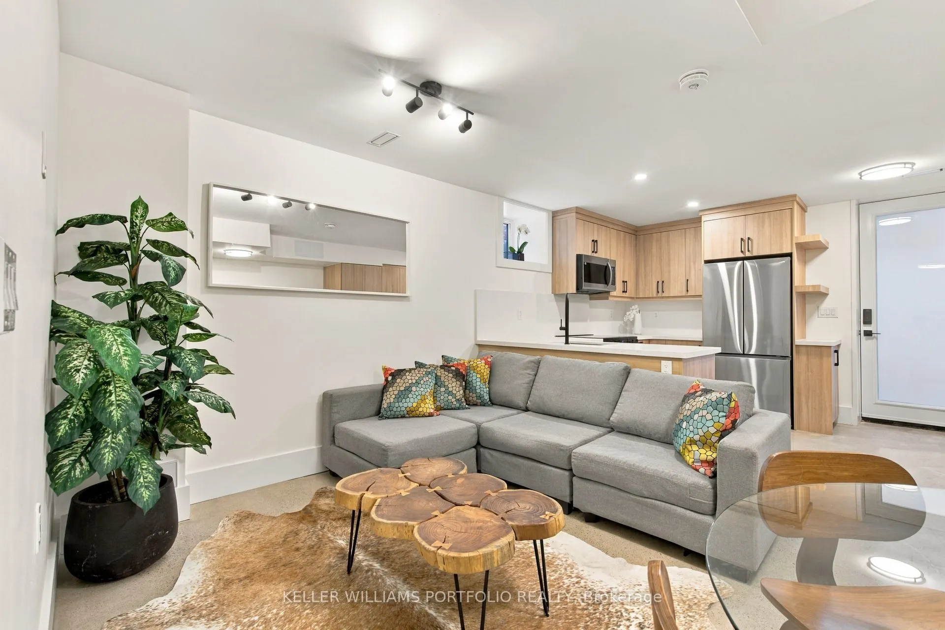 173 Beatrice Street #Lower