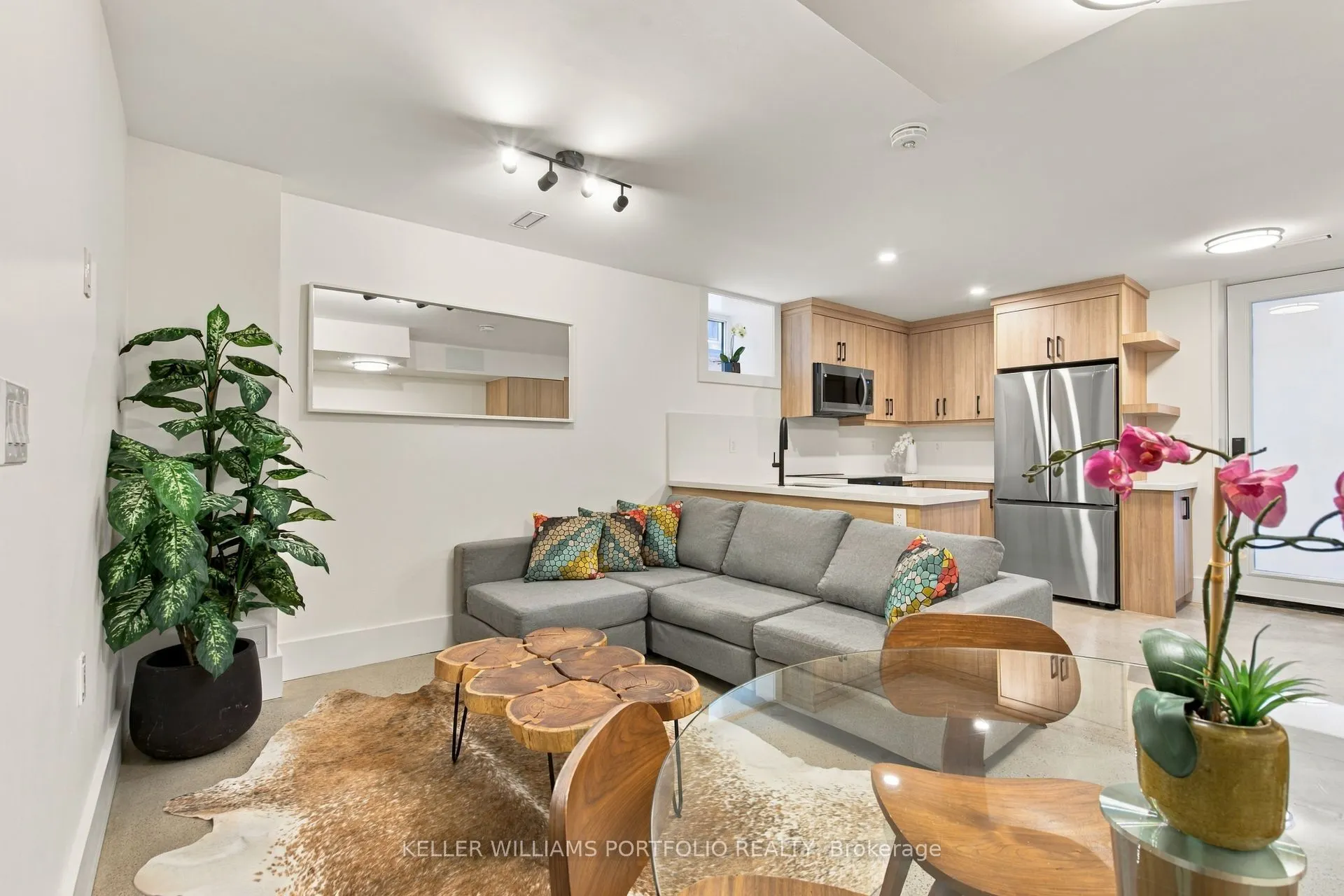 173 Beatrice Street #Lower