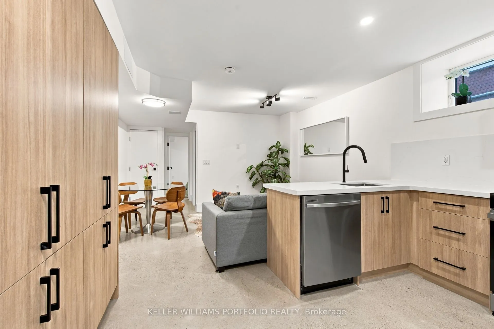 173 Beatrice Street #Lower