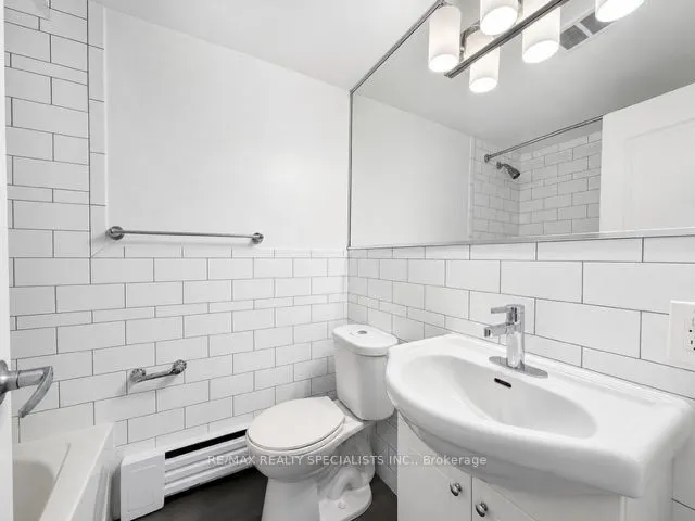 80 Wellesley Street E #404