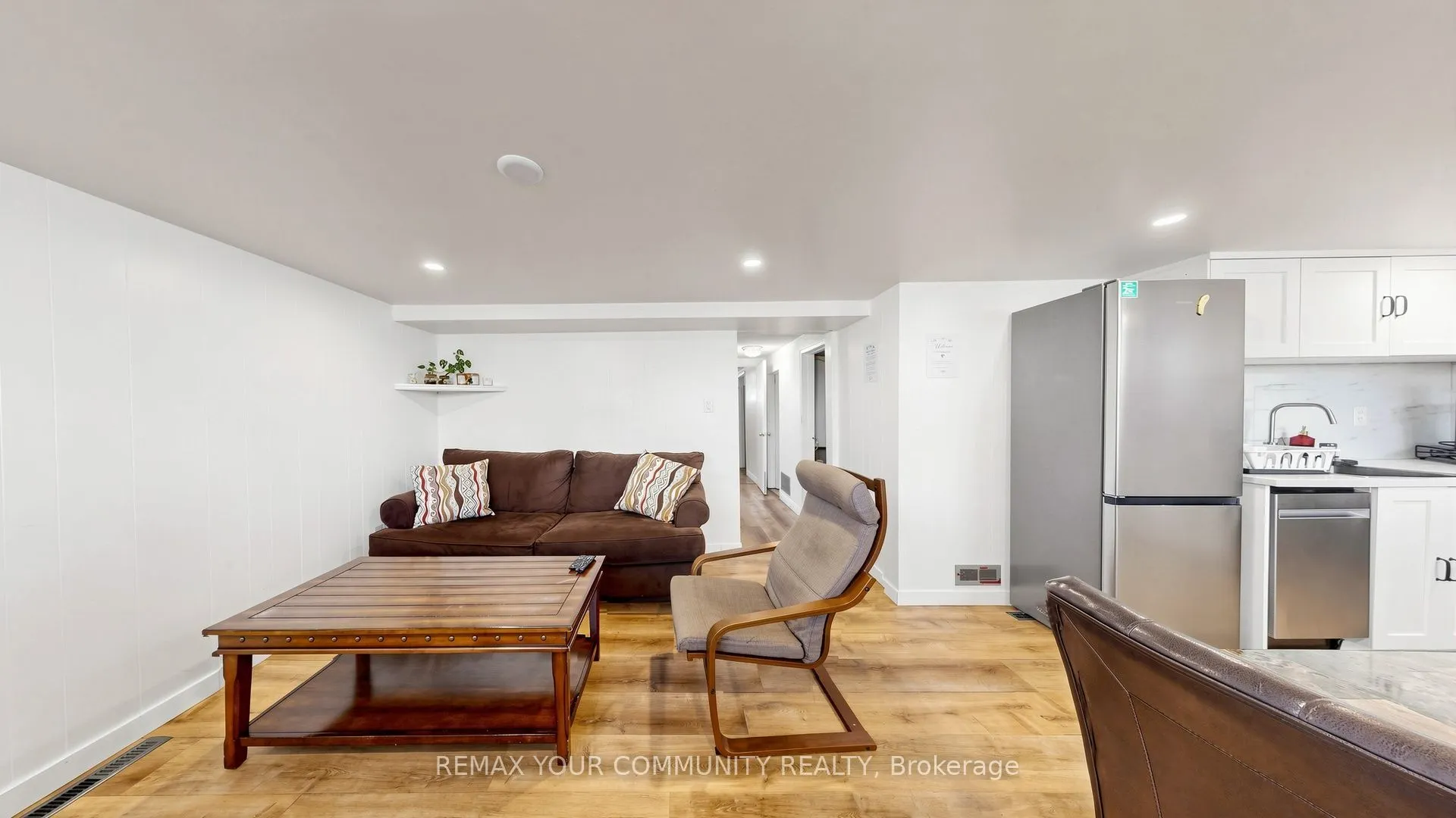487 Hounslow Avenue
