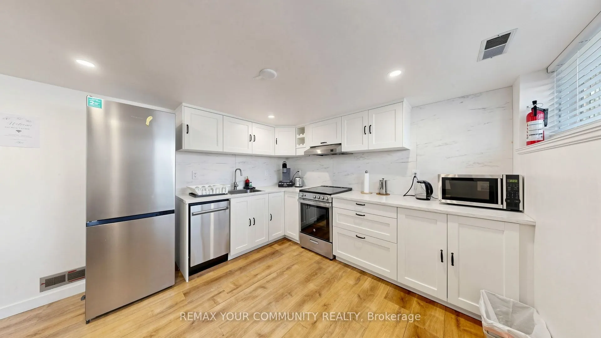 487 Hounslow Avenue