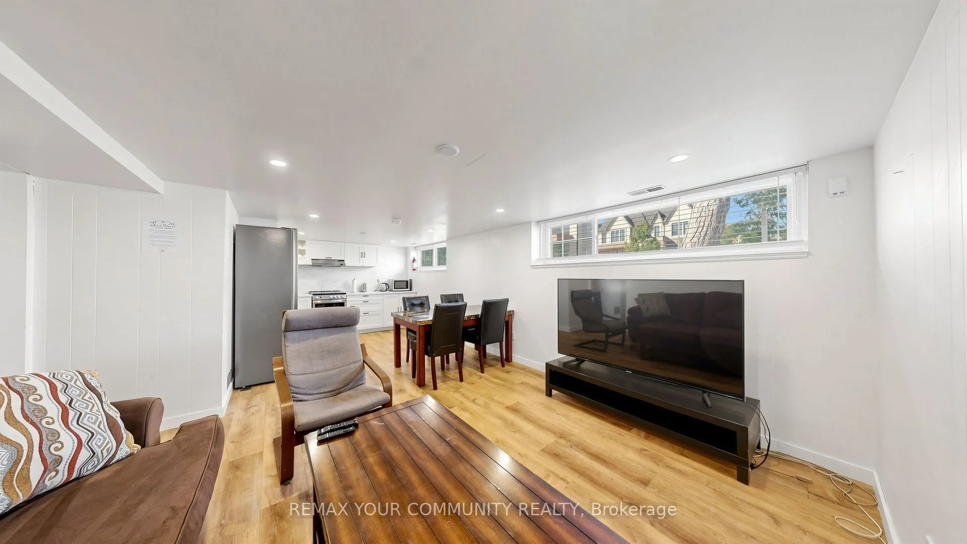 487 Hounslow Avenue
