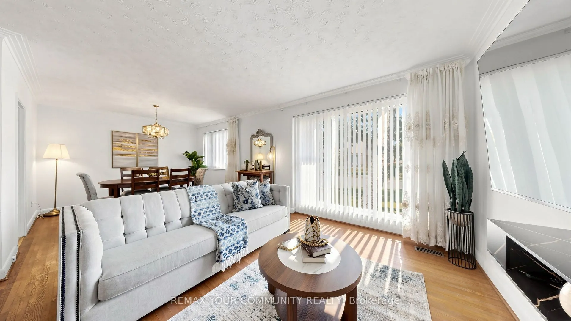 487 Hounslow Avenue
