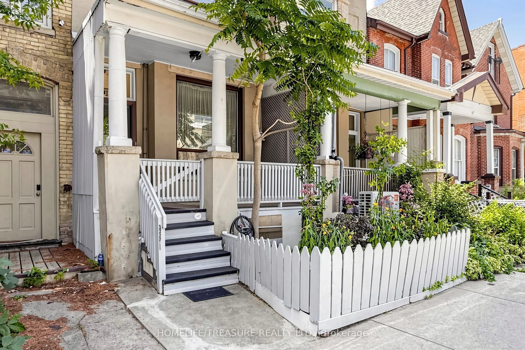 198 McCaul Street