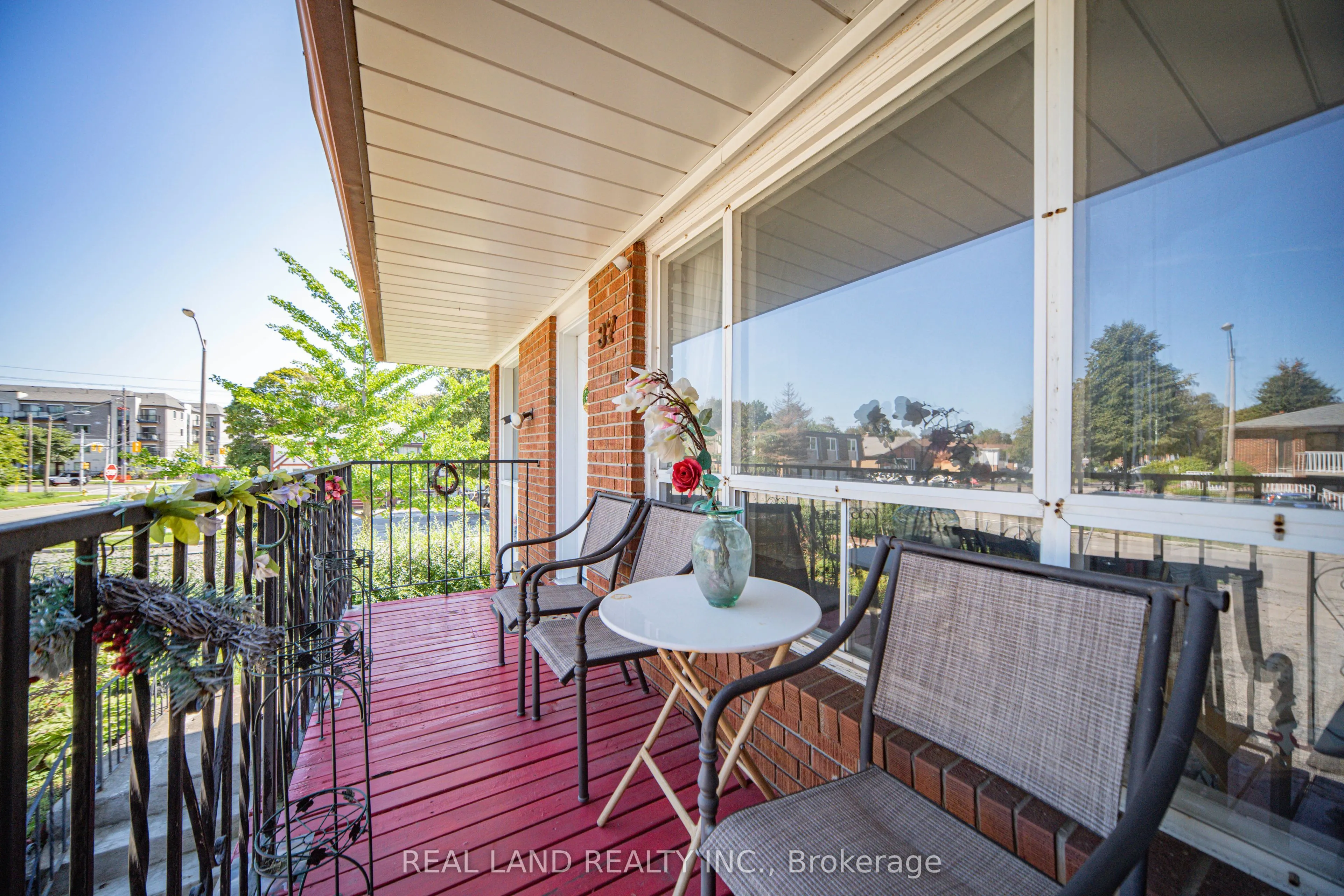 37 Pawnee Avenue